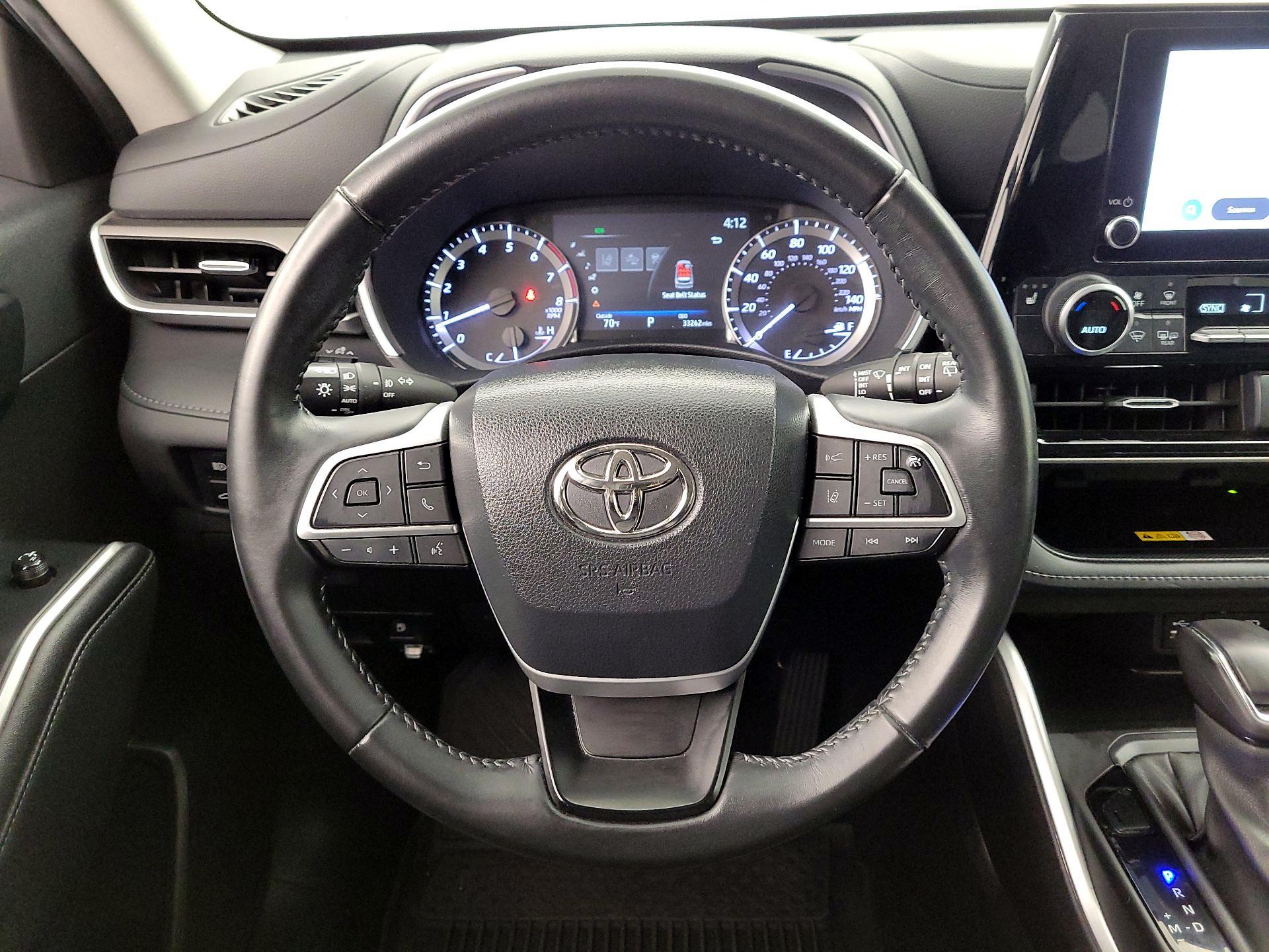 Thumbnail: 2023 Toyota Highlander - 10