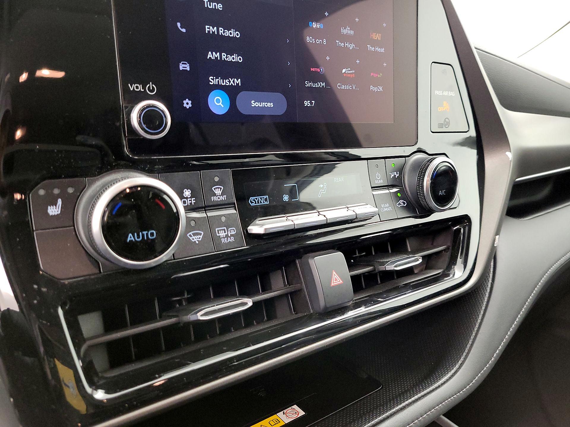 Thumbnail: 2023 Toyota Highlander - 15