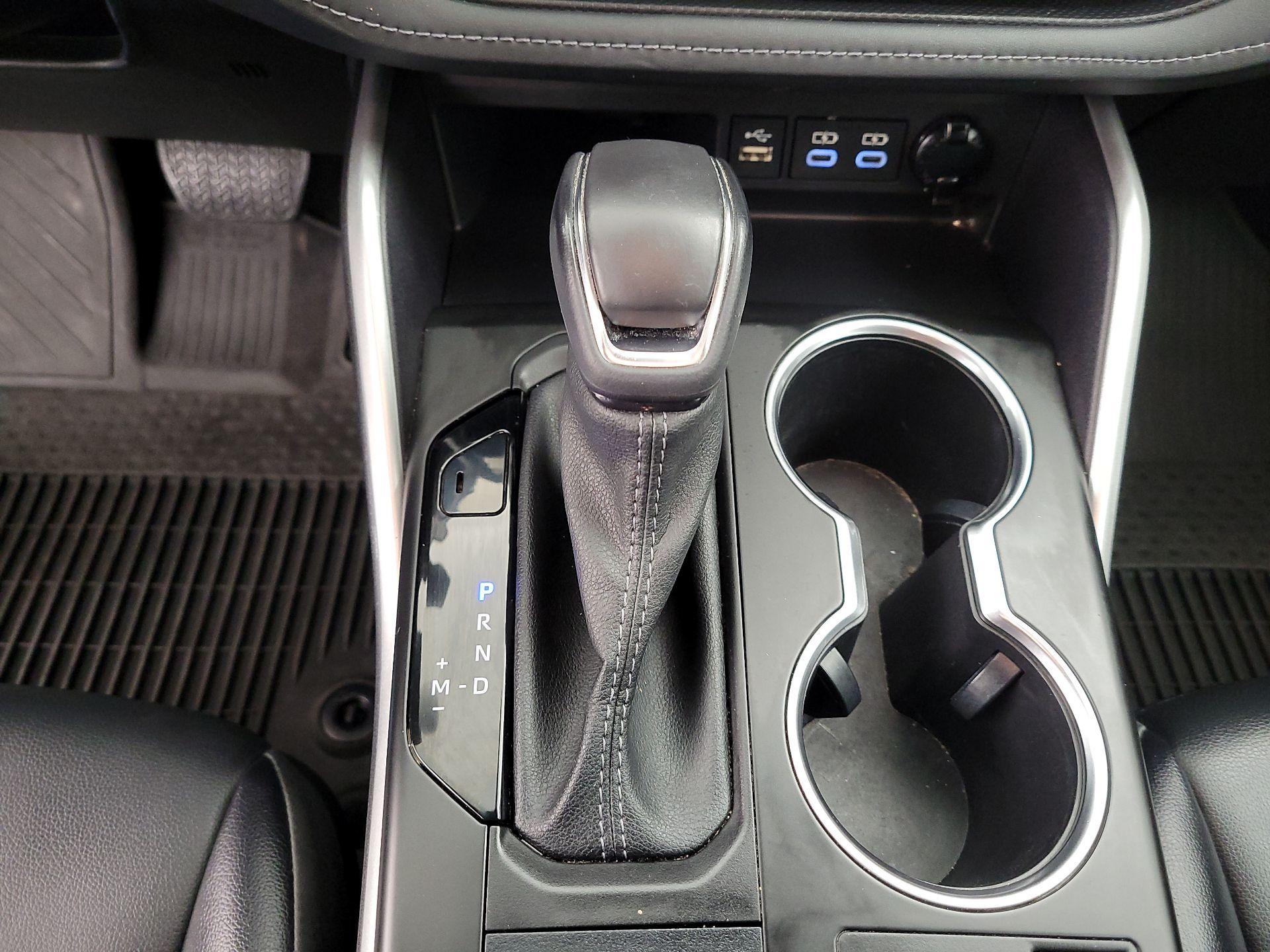 Thumbnail: 2023 Toyota Highlander - 16