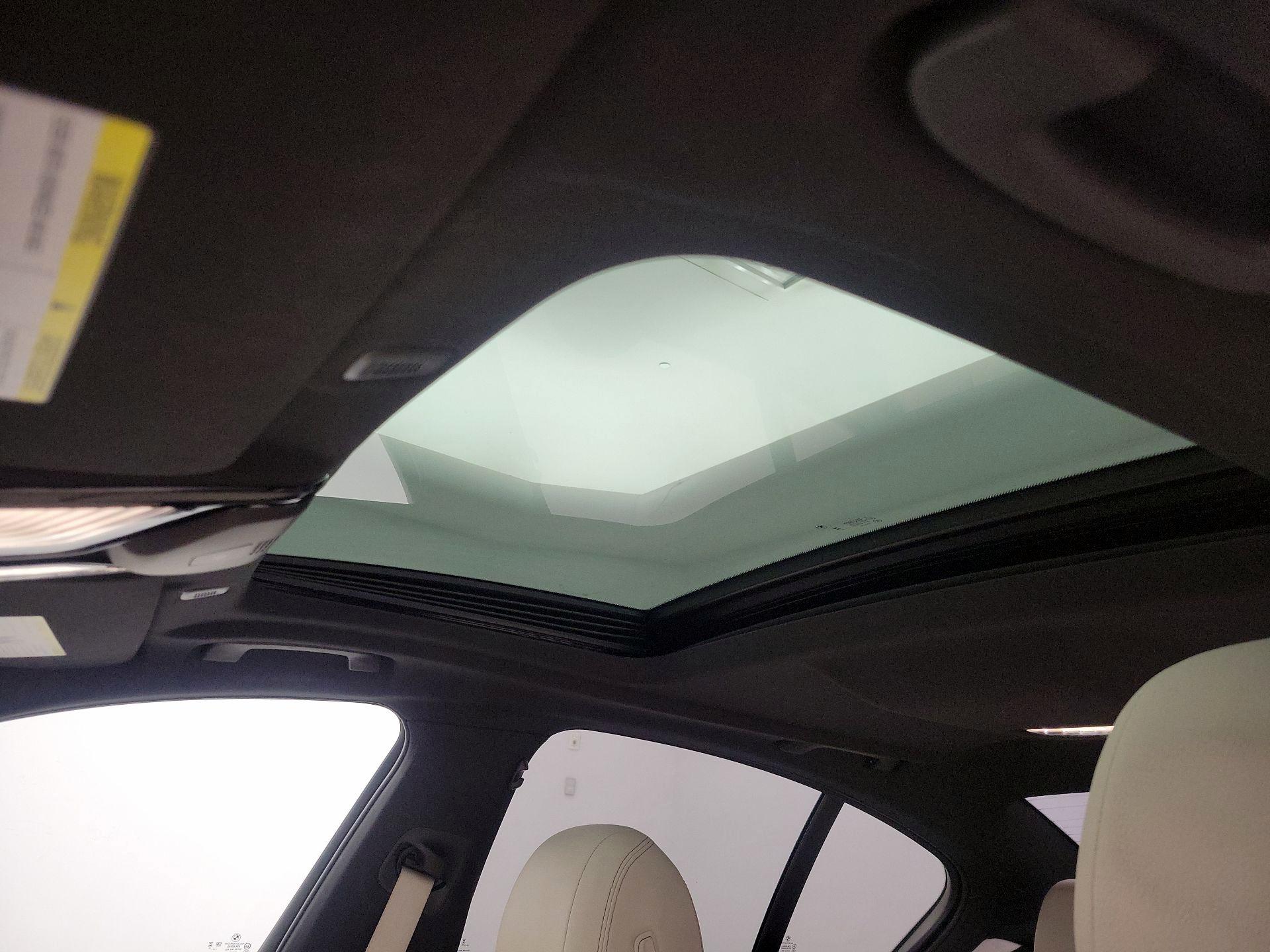 Thumbnail: 2023 BMW 5 Series - 20