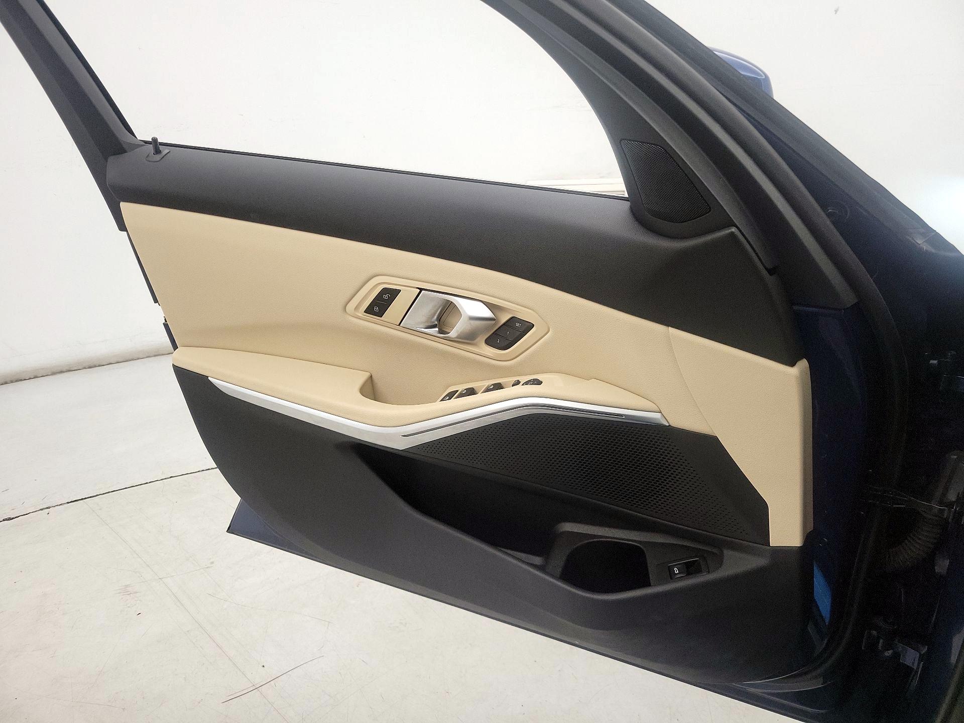 Thumbnail: 2024 BMW 3 Series - 12