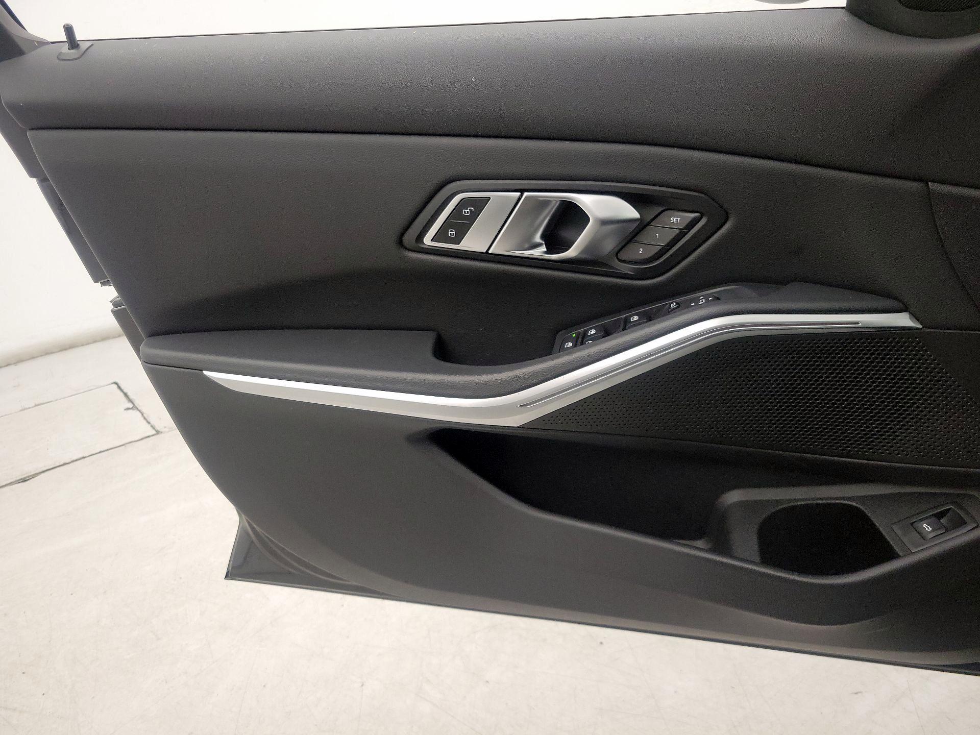 Thumbnail: 2023 BMW 3 Series - 12