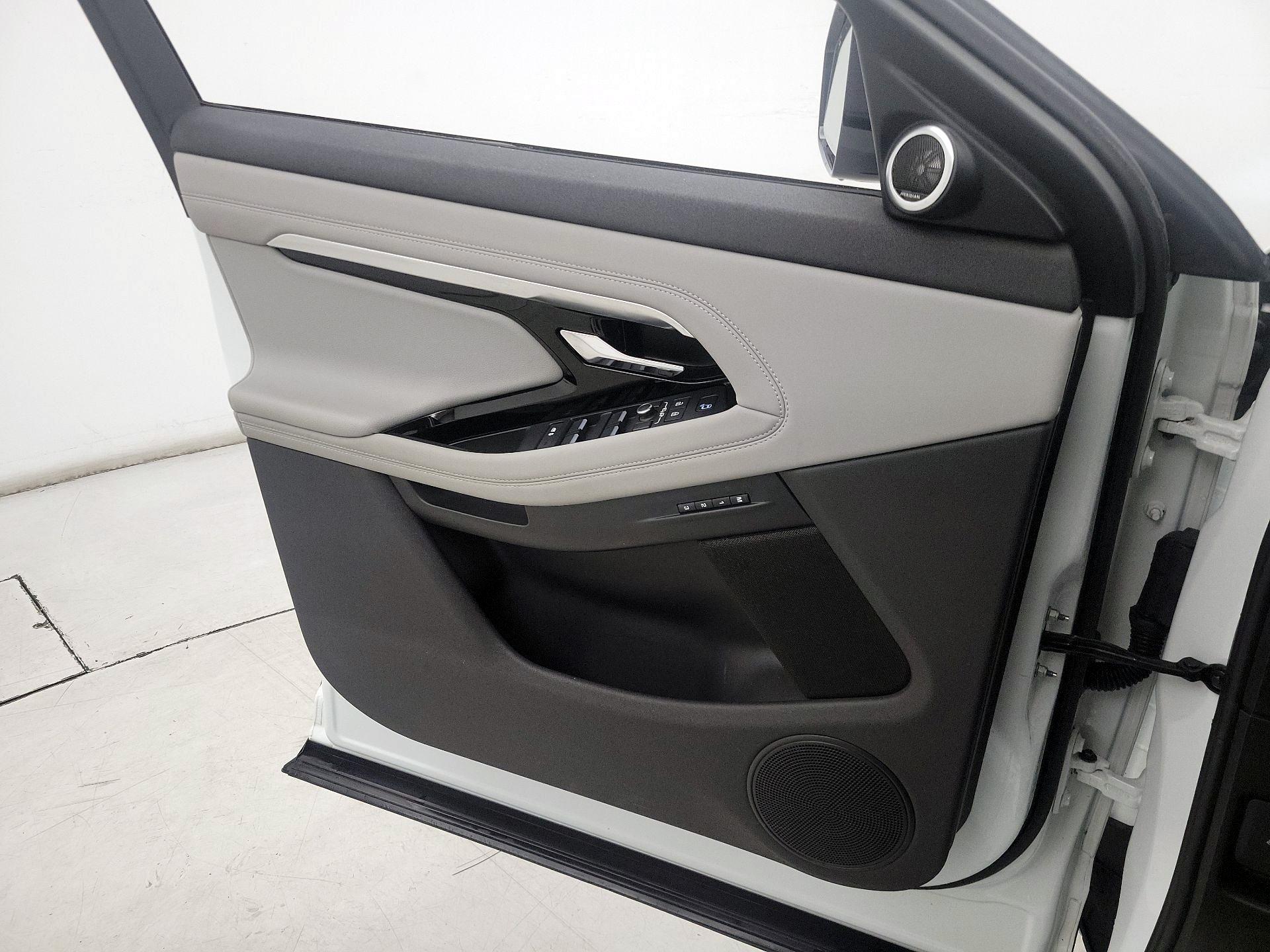 Thumbnail: 2022 Land Rover Range Rover Evoque - 12