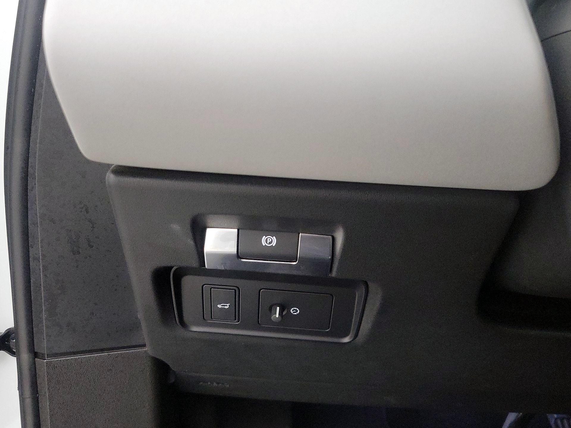 Thumbnail: 2022 Land Rover Range Rover Evoque - 13