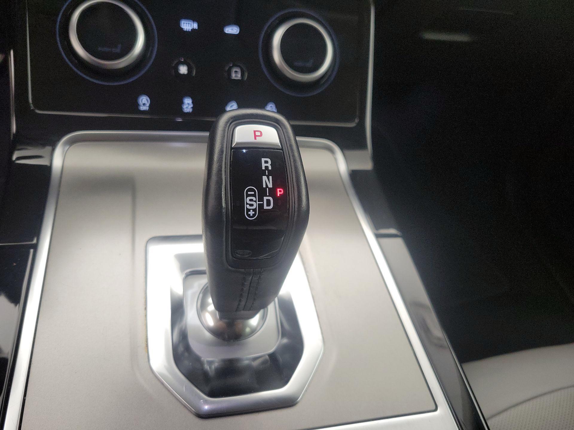 Thumbnail: 2022 Land Rover Range Rover Evoque - 18