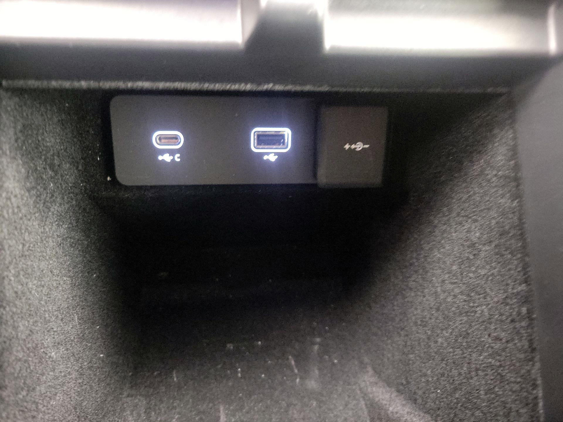 Thumbnail: 2022 Land Rover Range Rover Evoque - 19