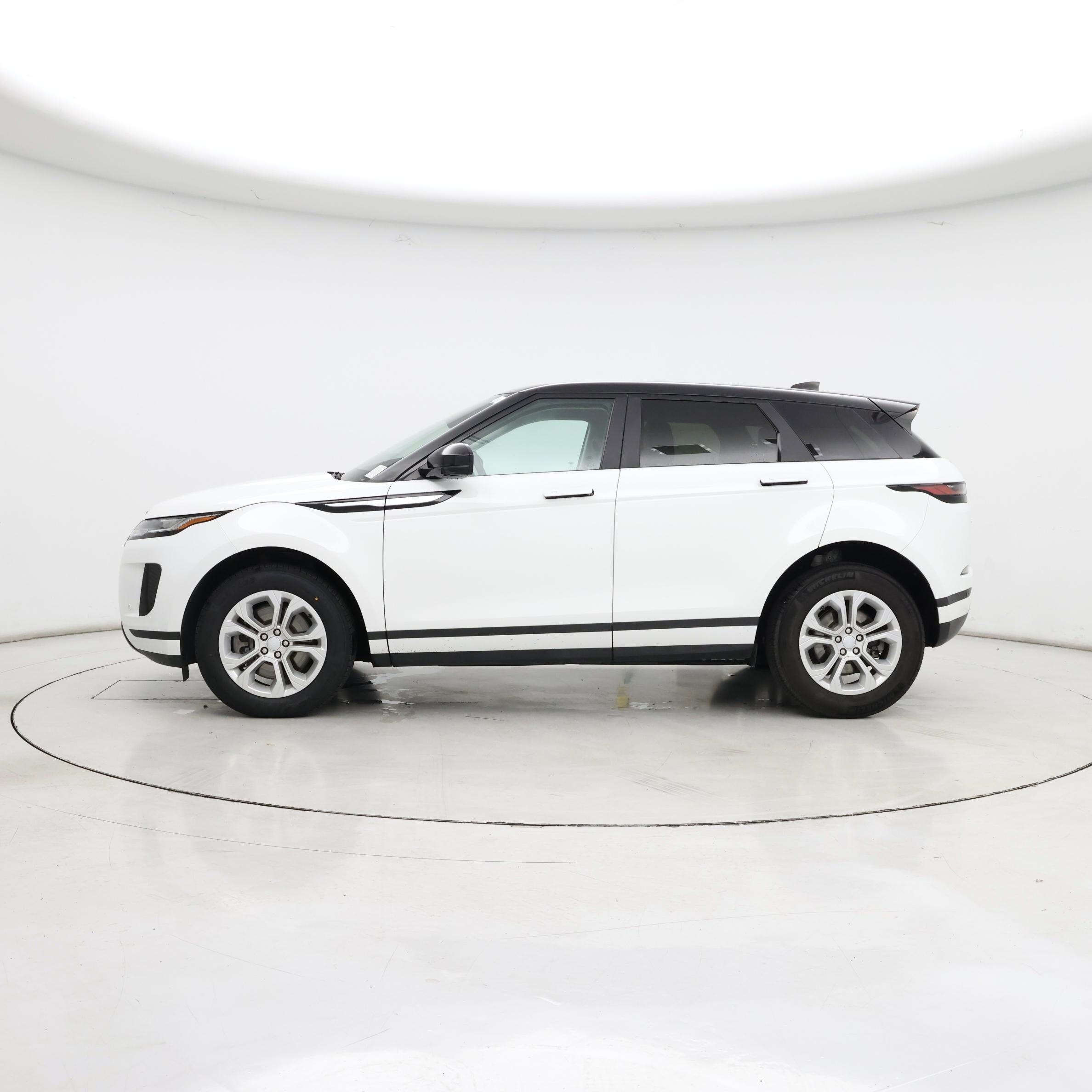 Thumbnail: 2022 Land Rover Range Rover Evoque - 3