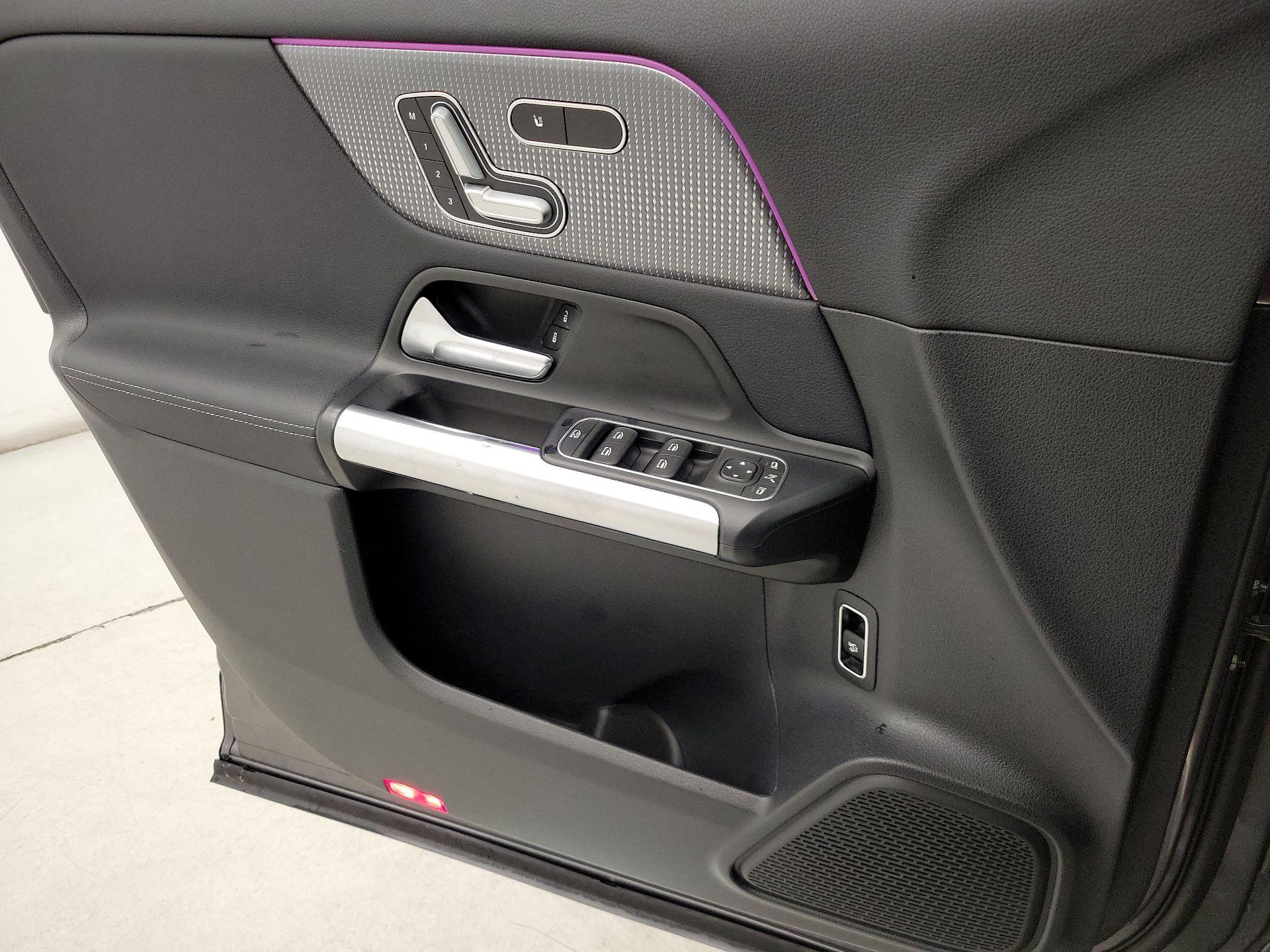 Thumbnail: 2023 Mercedes-Benz GLA - 12