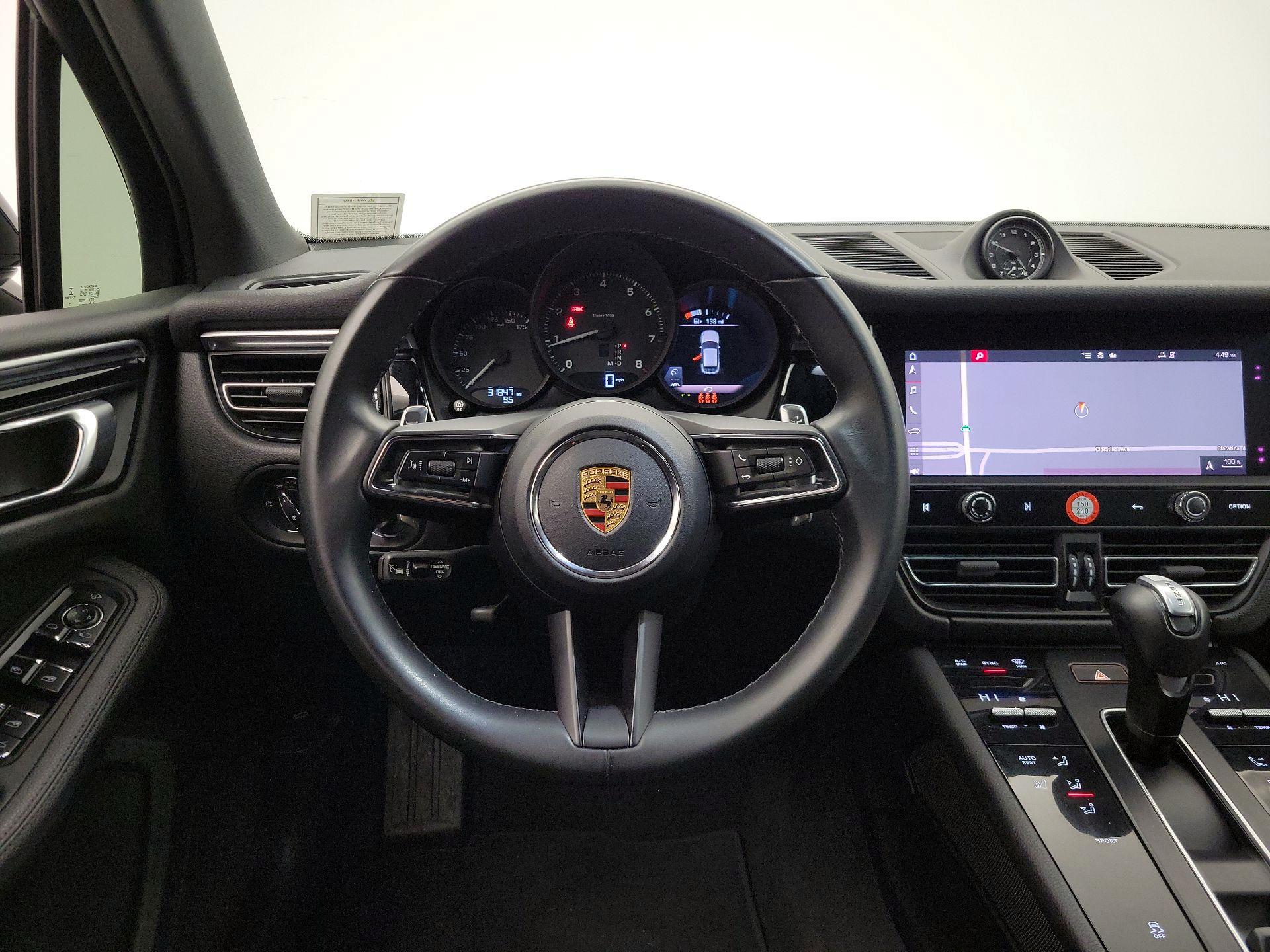 Thumbnail: 2023 Porsche Macan - 10