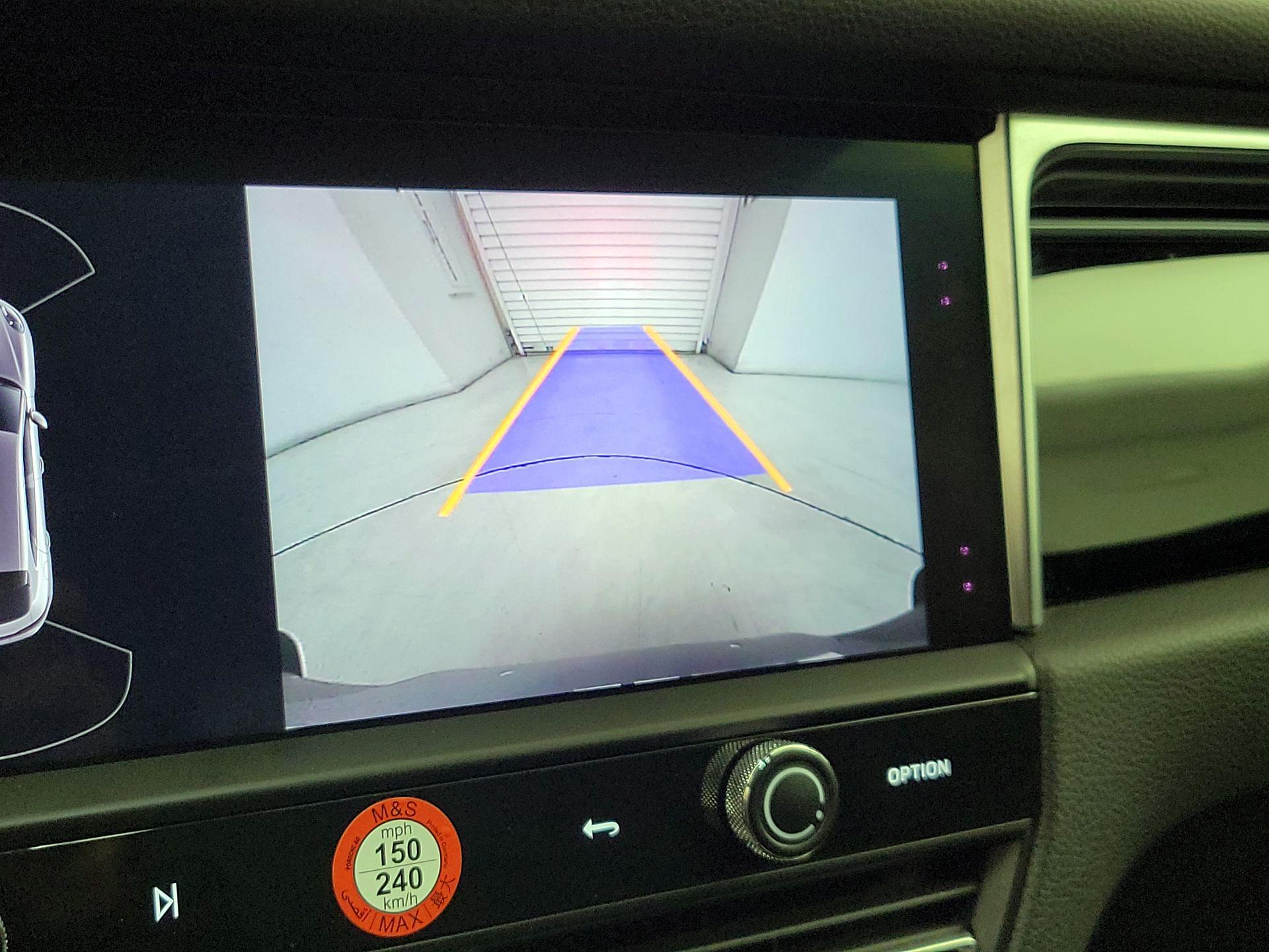 Thumbnail: 2023 Porsche Macan - 15