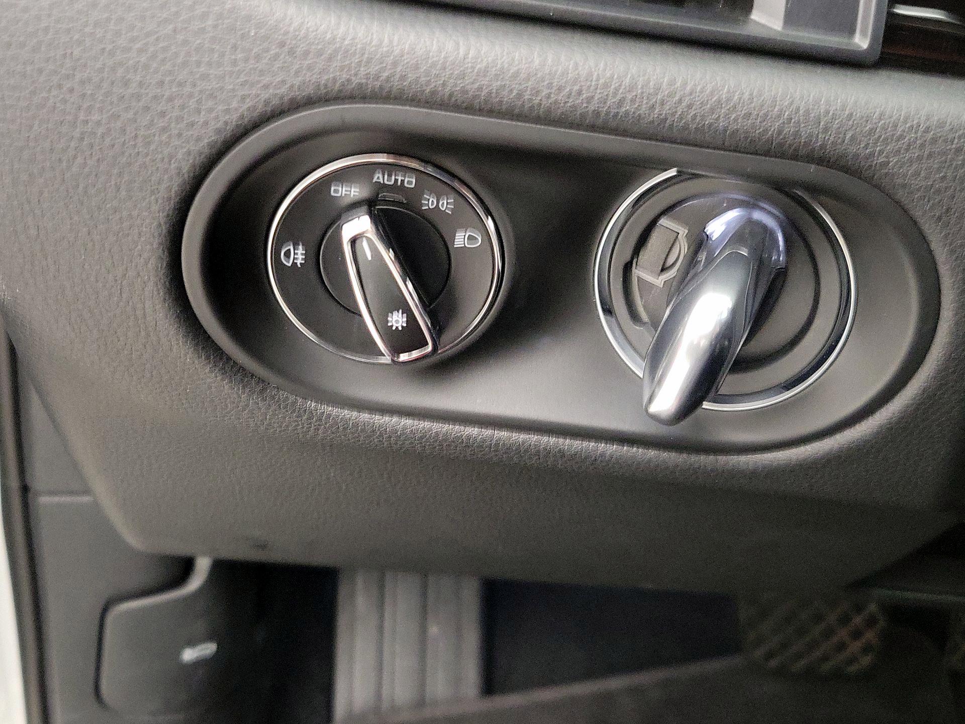 Thumbnail: 2022 Porsche Macan - 13