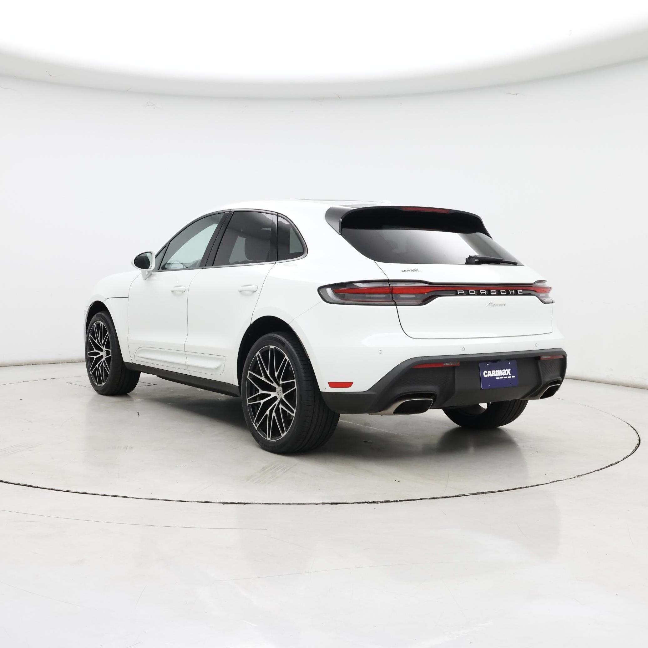 Thumbnail: 2022 Porsche Macan - 2