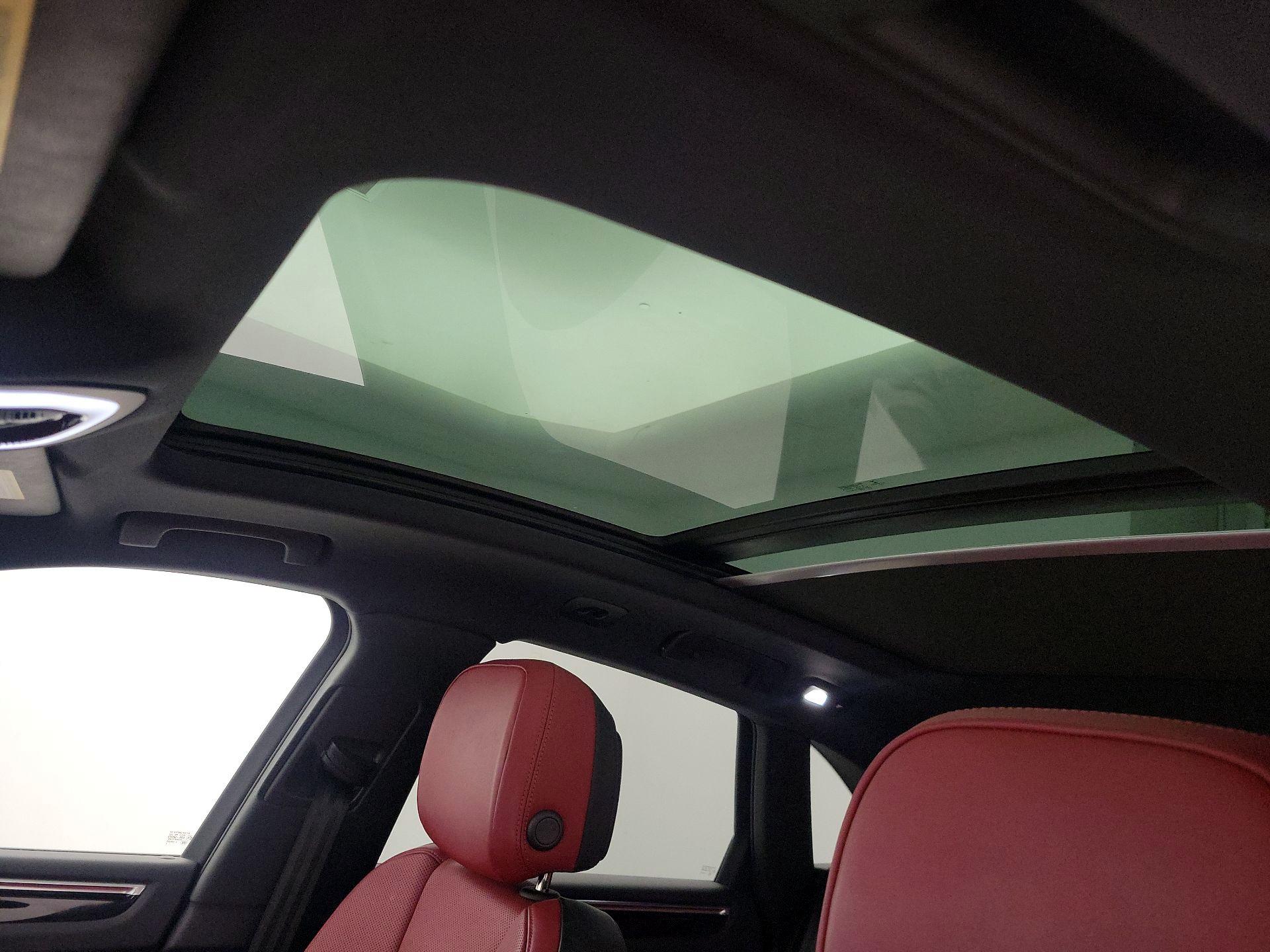 Thumbnail: 2022 Porsche Macan - 20