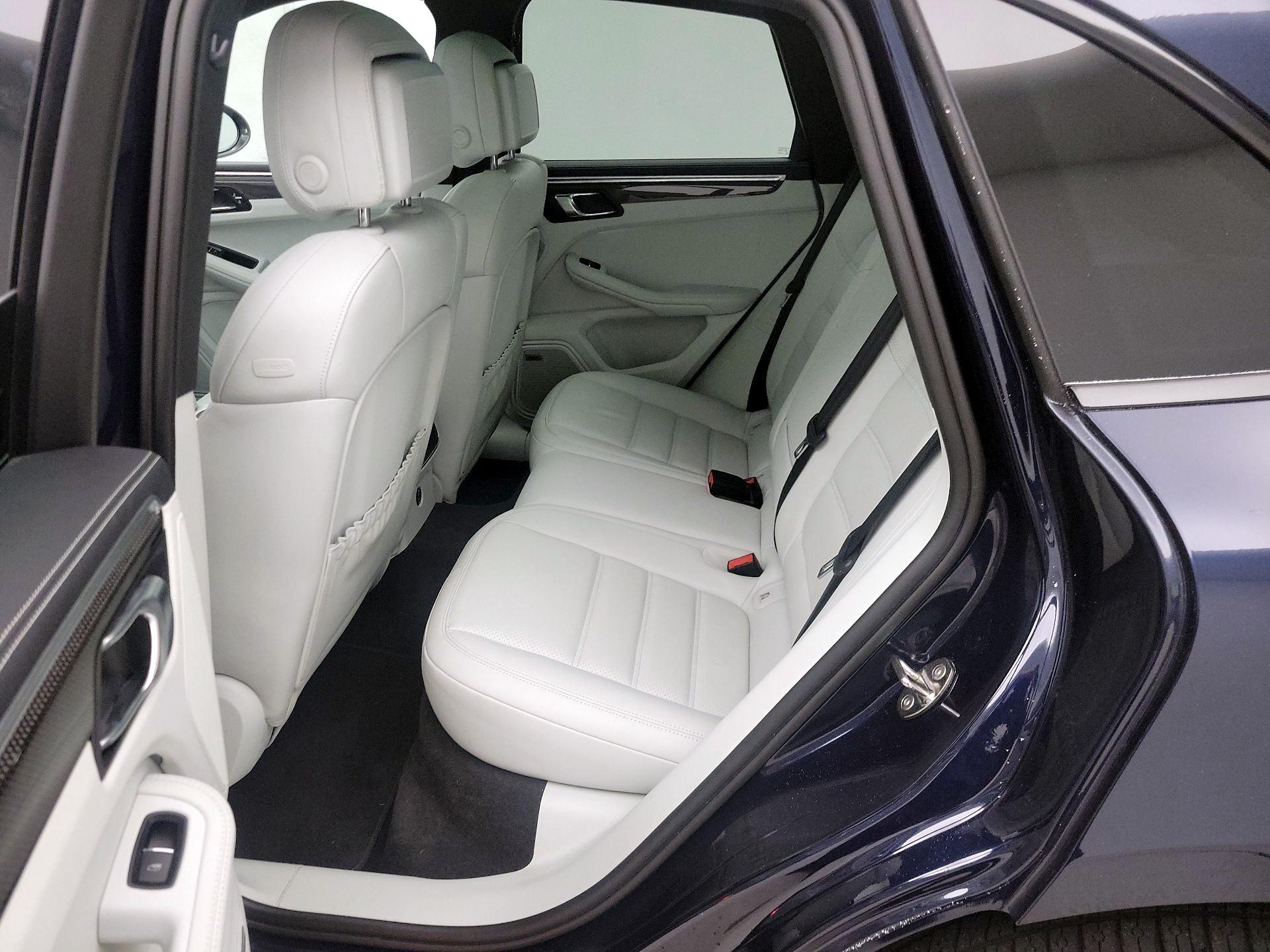 Thumbnail: 2023 Porsche Macan - 20