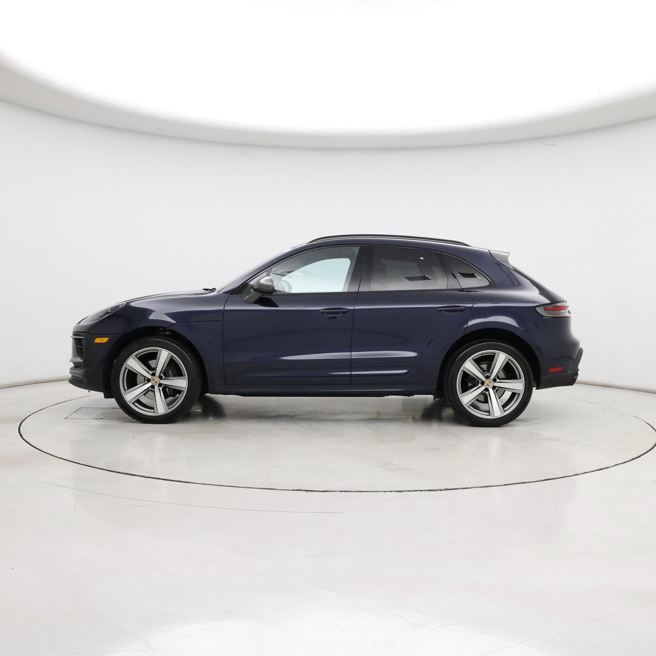 Thumbnail: 2023 Porsche Macan - 3