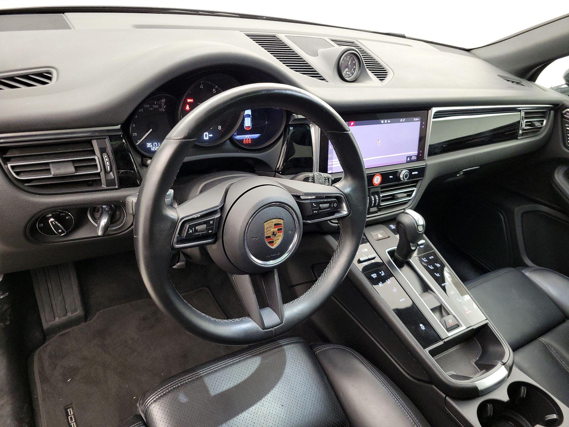 Thumbnail: 2022 Porsche Macan - 9