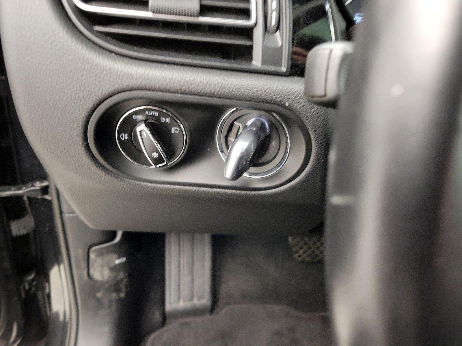 2022 Porsche Macan Base - Photo 14