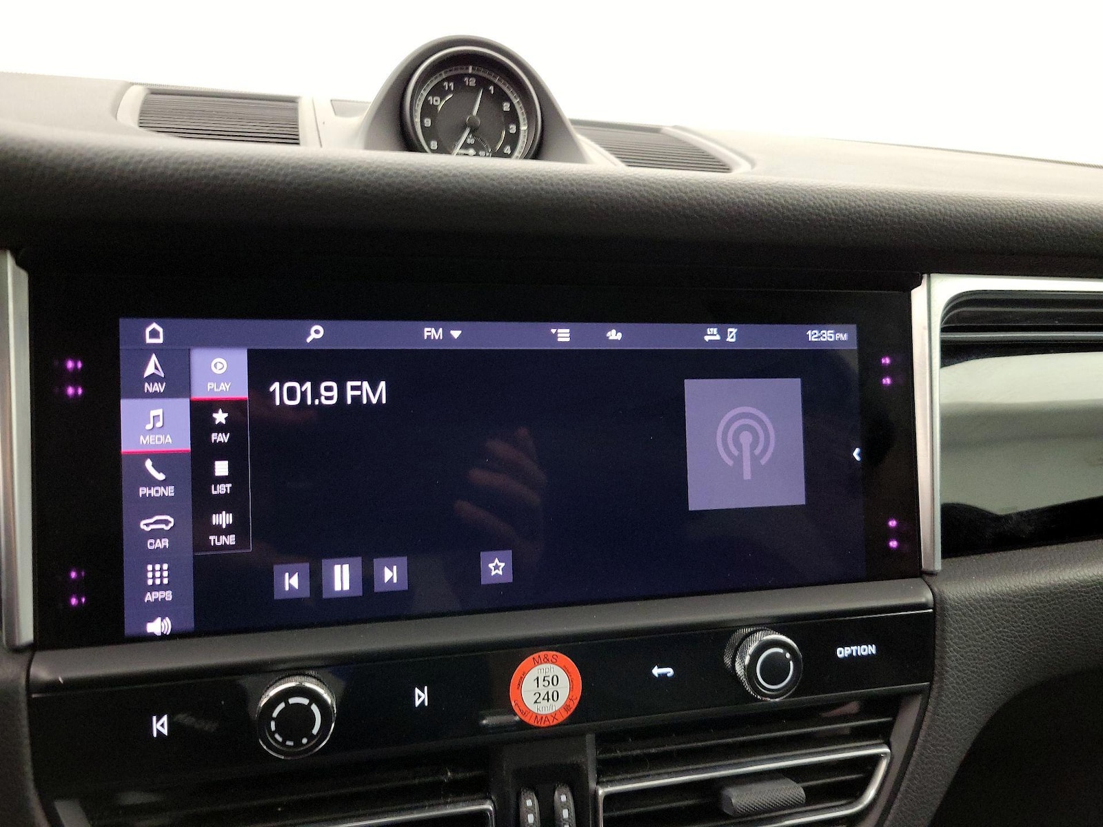2022 Porsche Macan Base - Photo 17