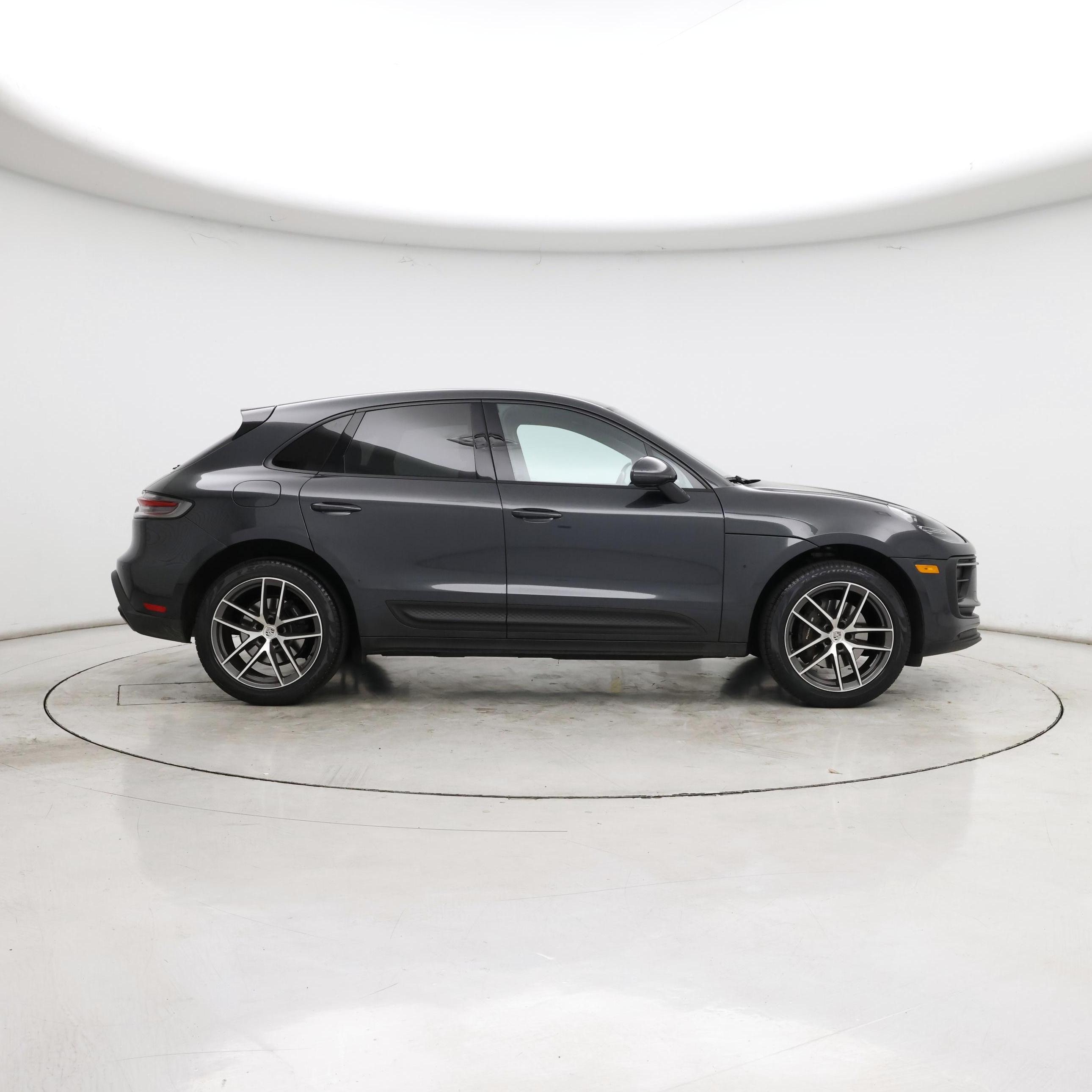 Thumbnail: 2022 Porsche Macan - 7