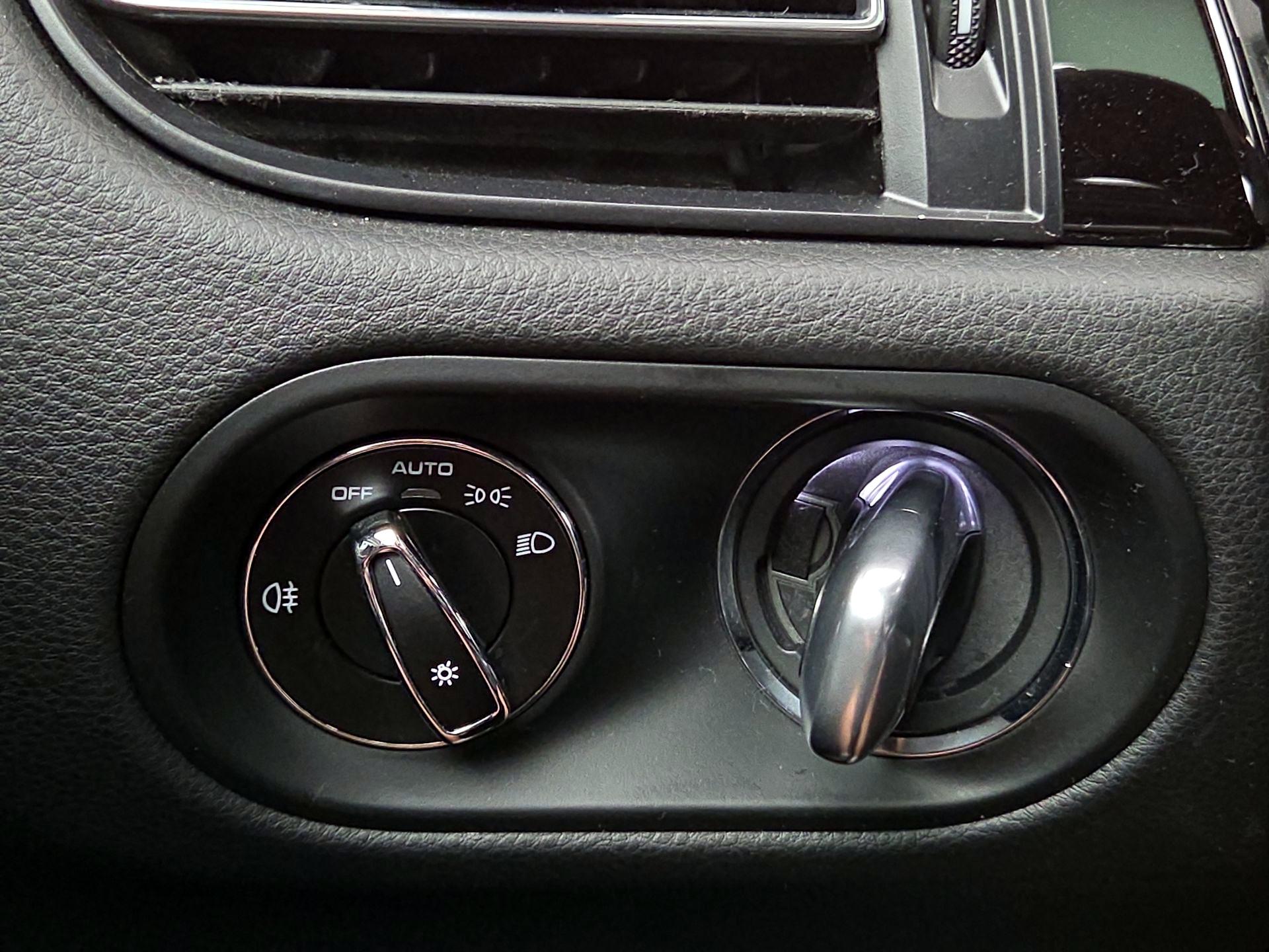 Thumbnail: 2022 Porsche Macan - 13