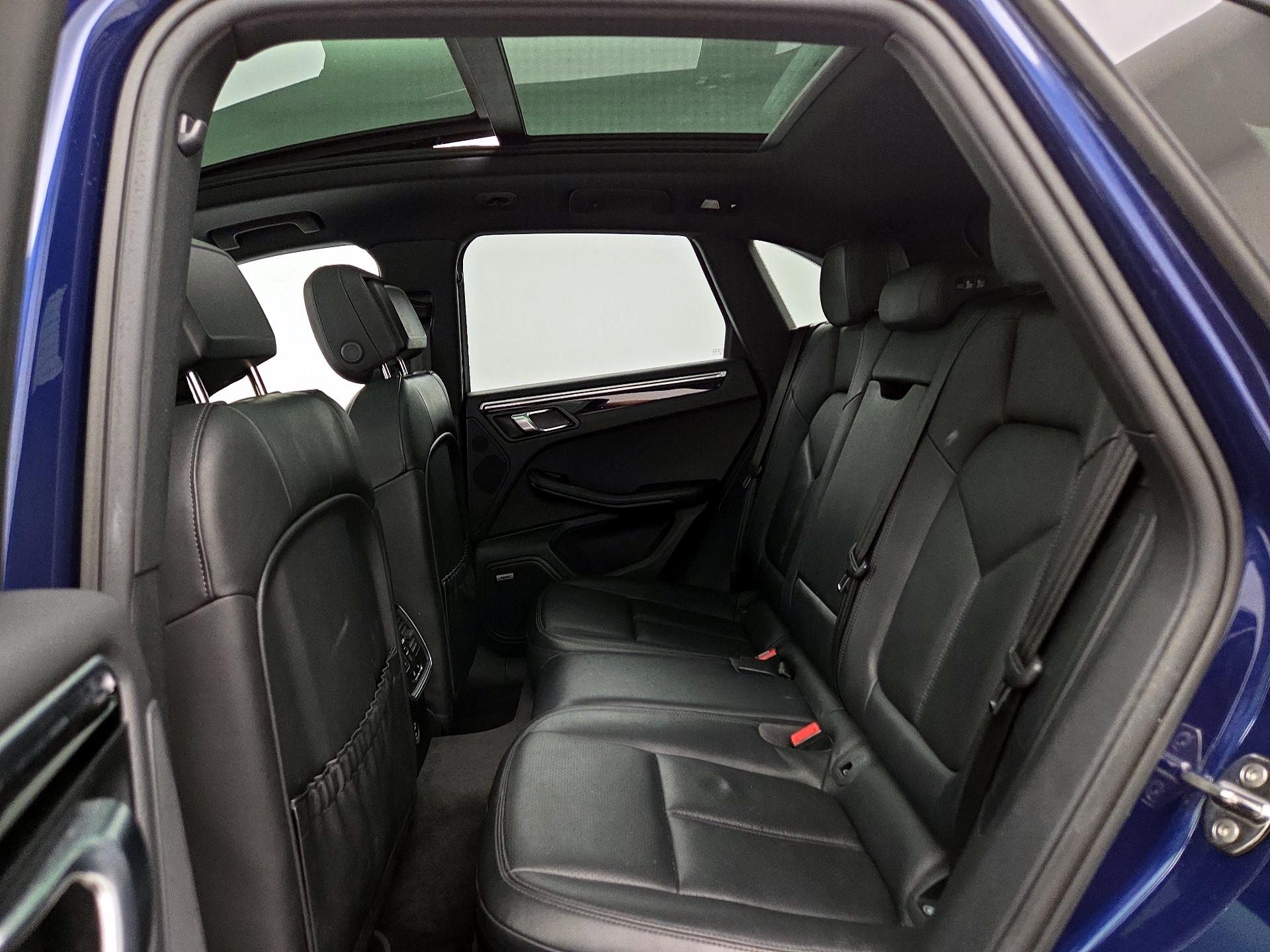 Thumbnail: 2022 Porsche Macan - 20