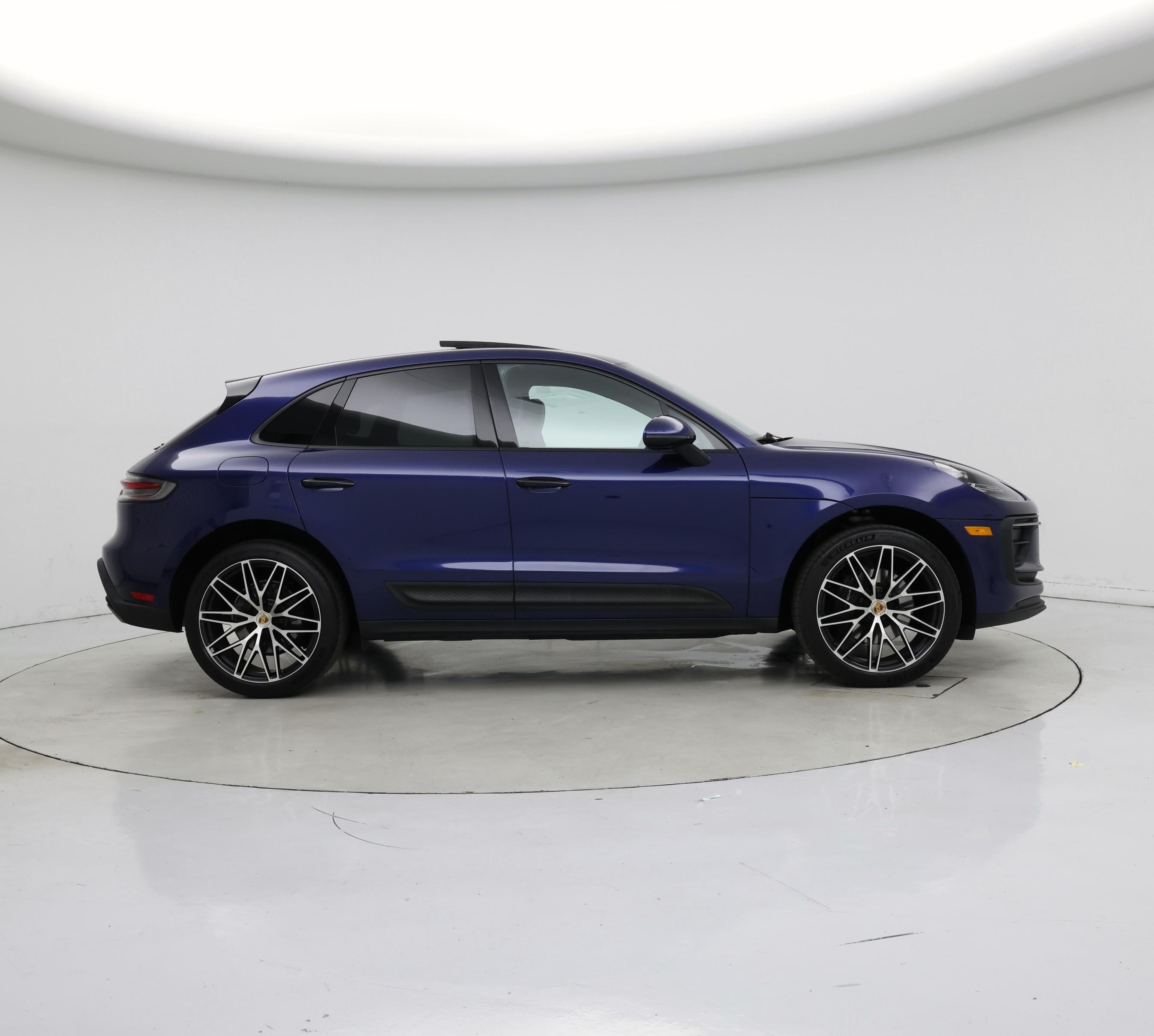 Thumbnail: 2022 Porsche Macan - 7