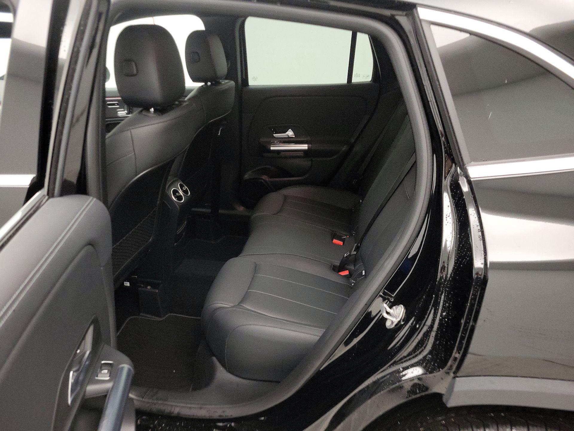 Thumbnail: 2023 Mercedes-Benz GLA - 19