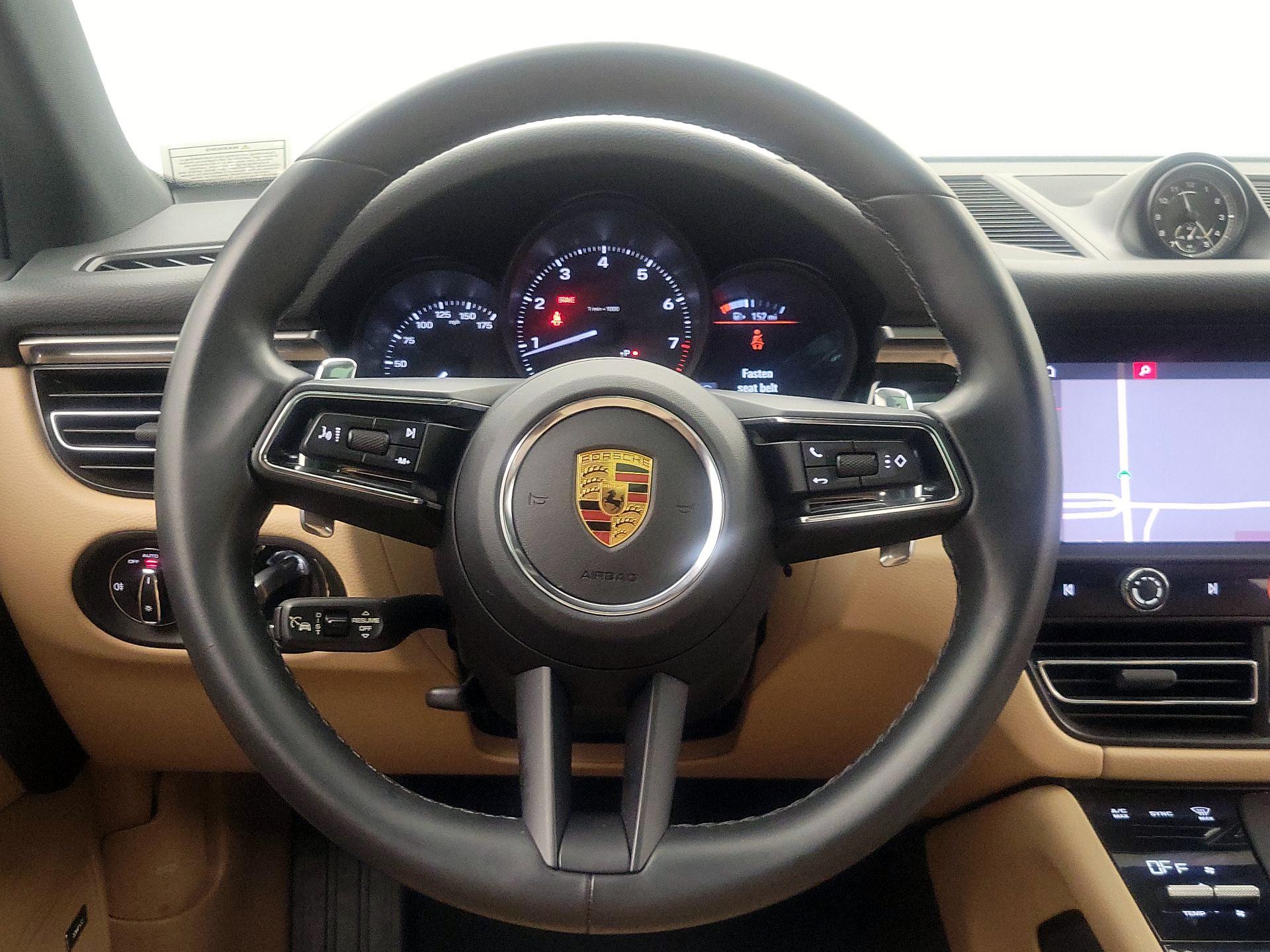 Thumbnail: 2022 Porsche Macan - 10