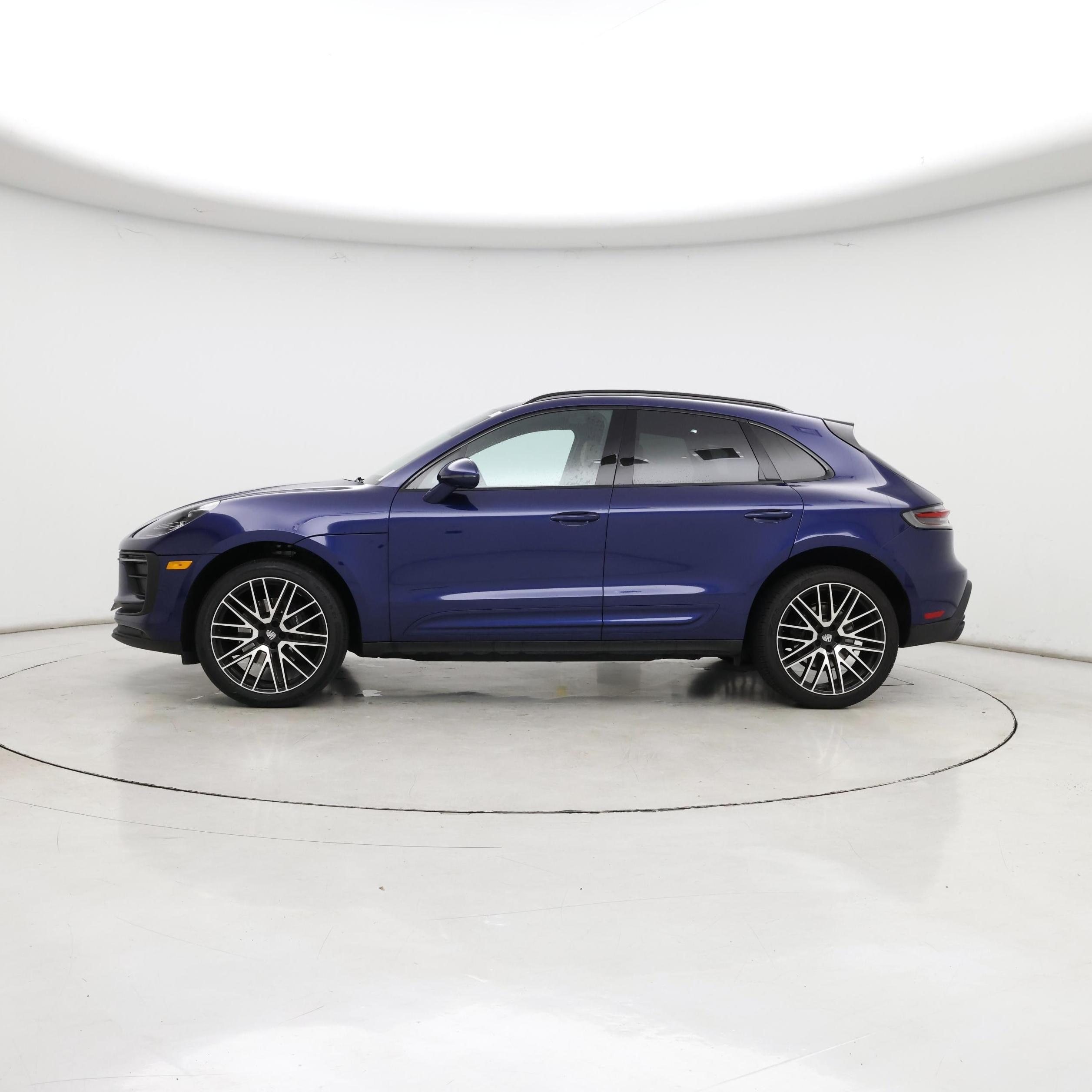 Thumbnail: 2022 Porsche Macan - 3