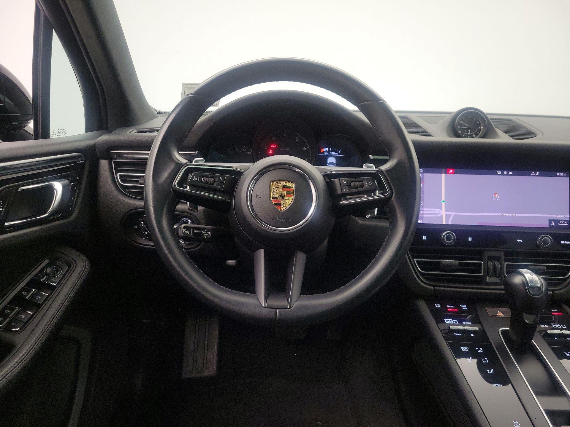 Thumbnail: 2023 Porsche Macan - 10