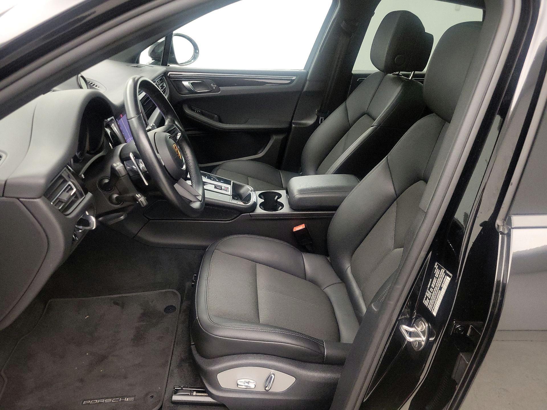 Thumbnail: 2023 Porsche Macan - 11