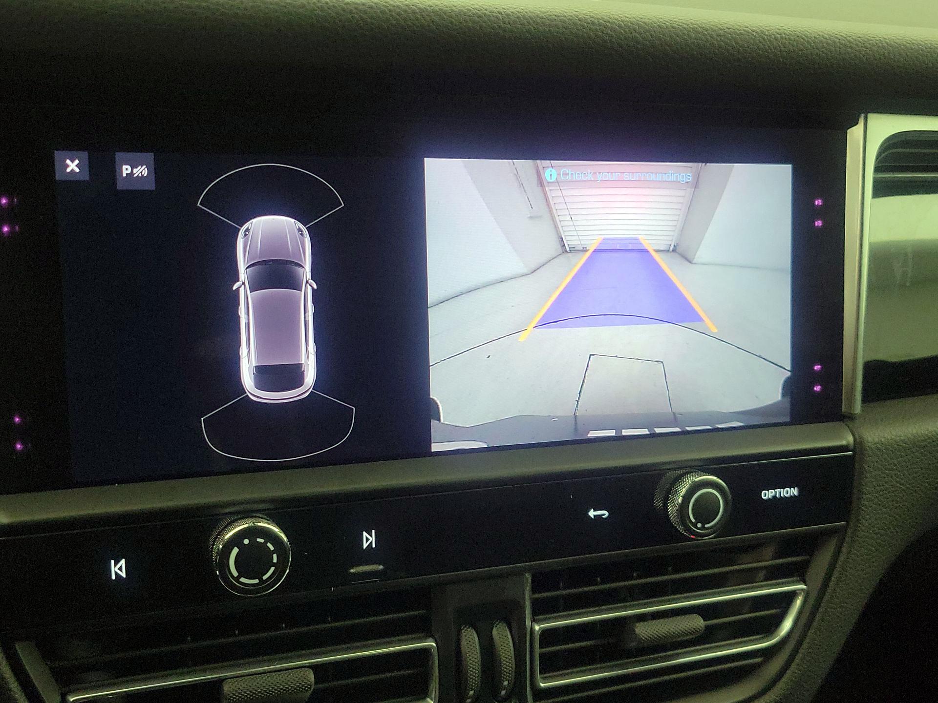 Thumbnail: 2023 Porsche Macan - 15