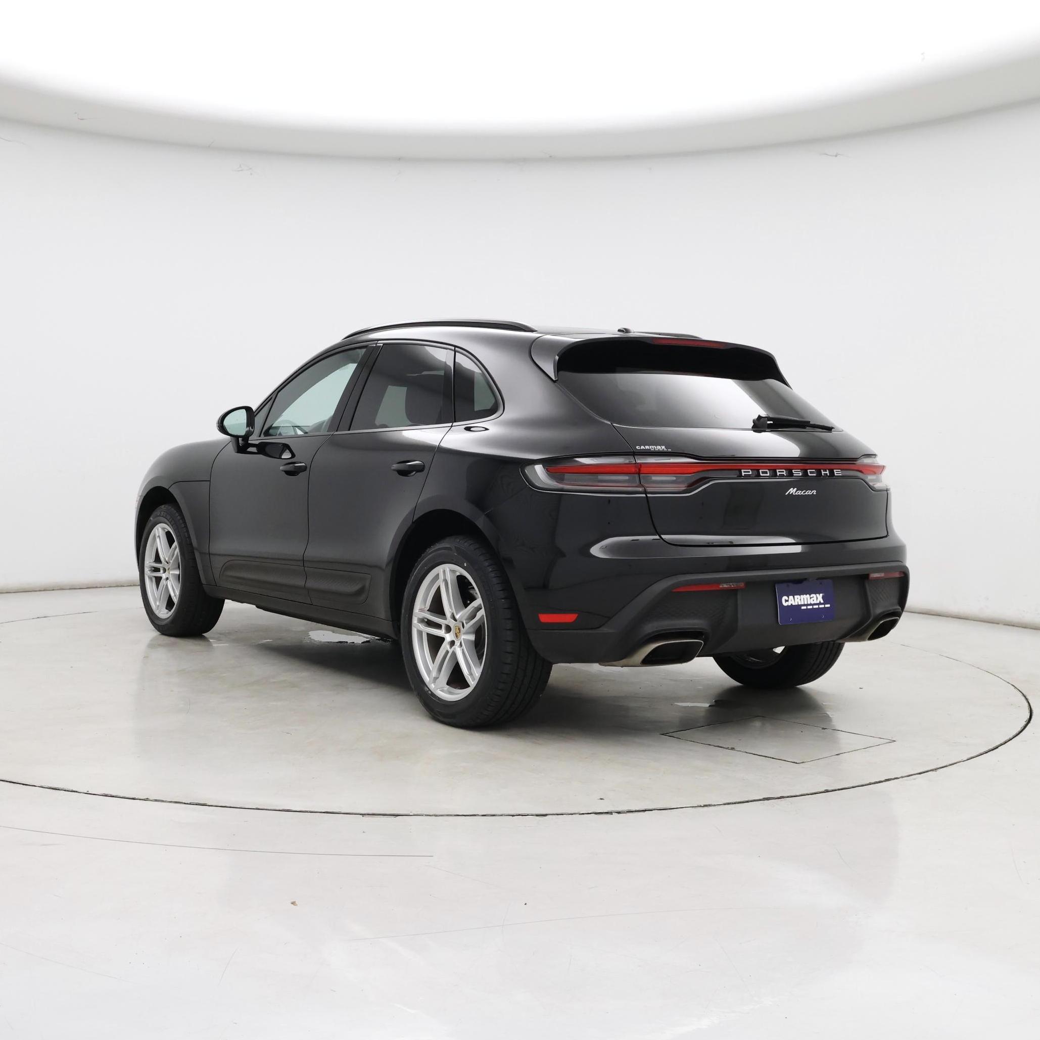 Thumbnail: 2023 Porsche Macan - 2