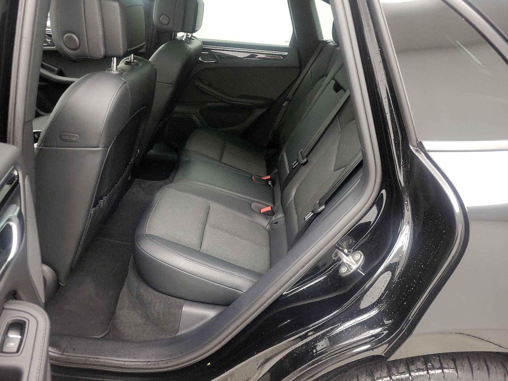 Thumbnail: 2023 Porsche Macan - 20