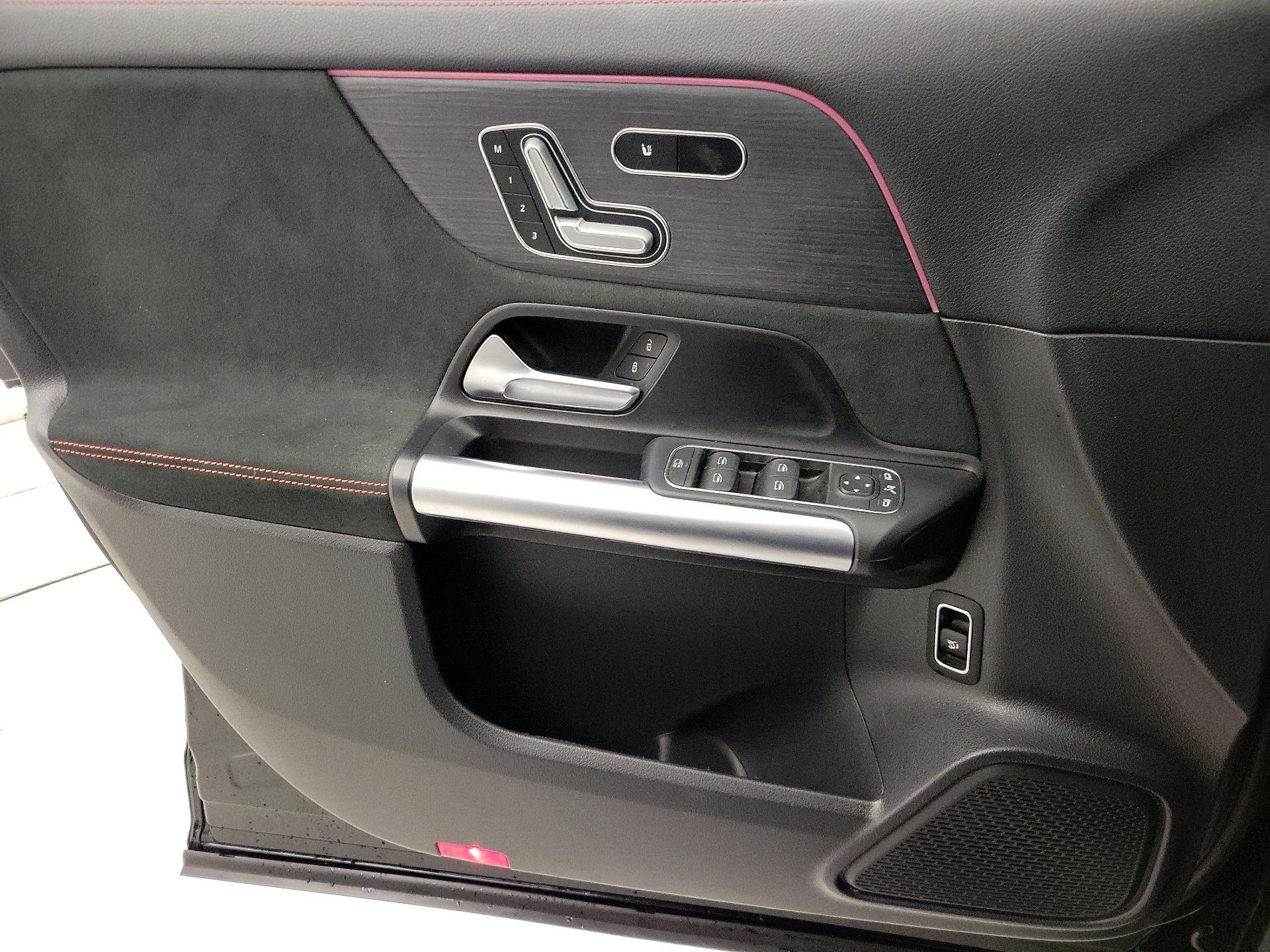 Thumbnail: 2023 Mercedes-Benz GLA - 12