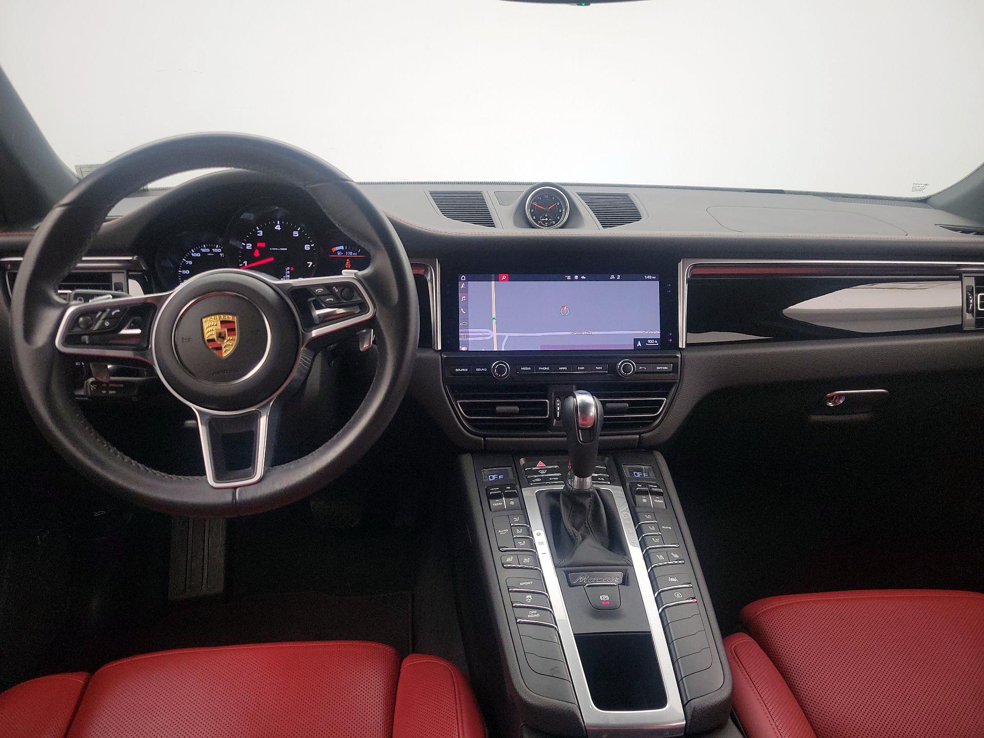 Thumbnail: 2021 Porsche Macan - 9