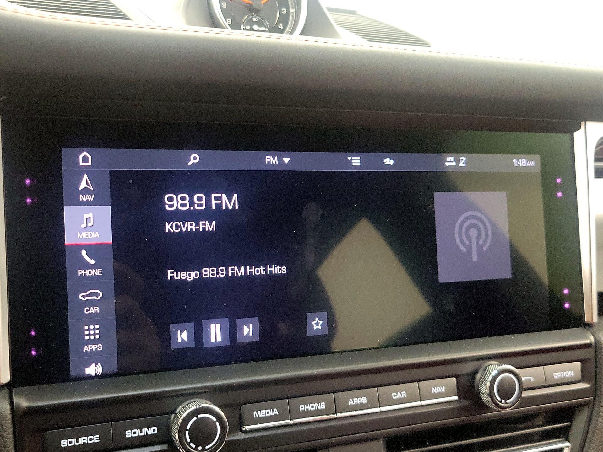 Thumbnail: 2021 Porsche Macan - 16