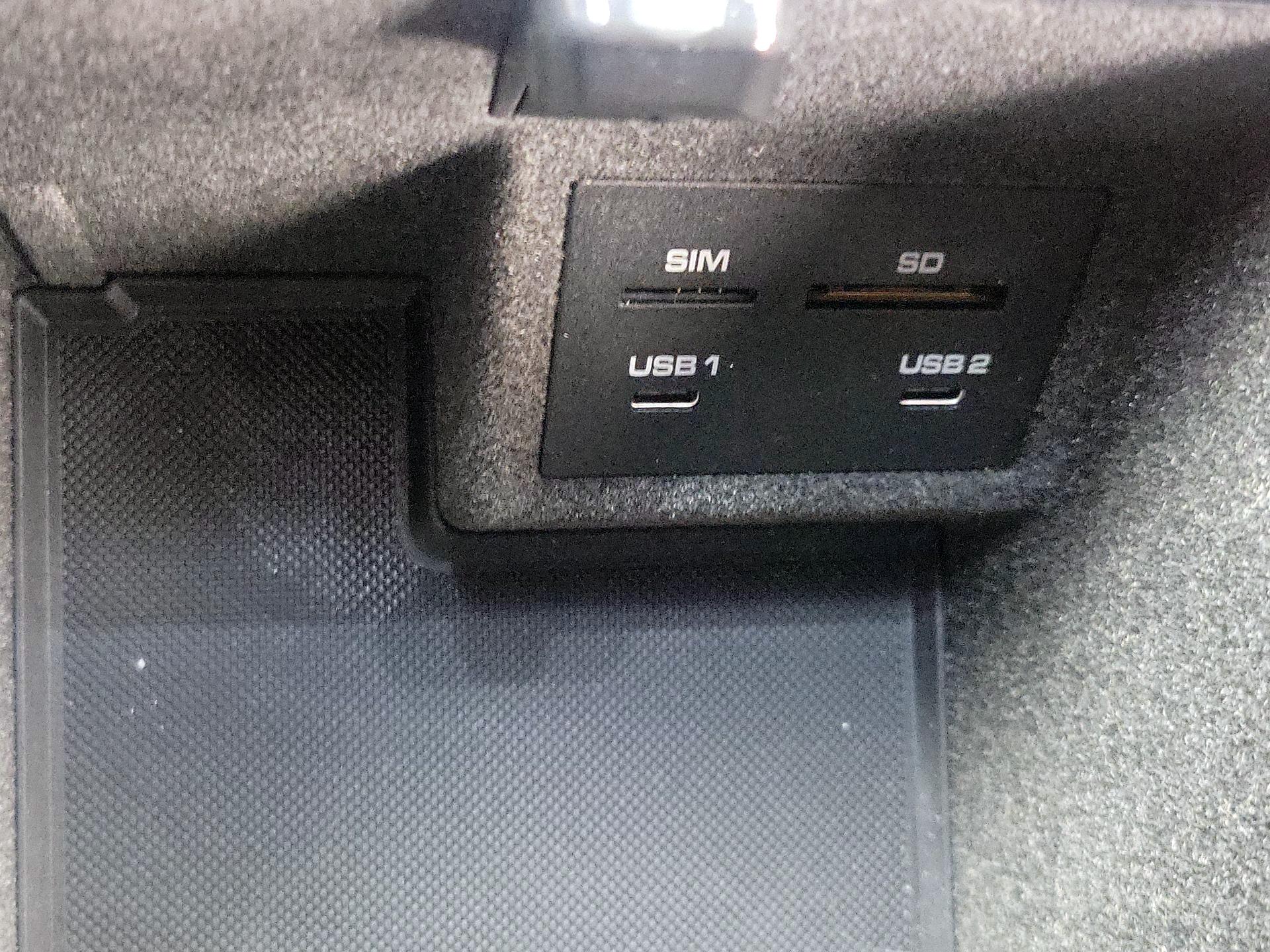 Thumbnail: 2021 Porsche Macan - 19