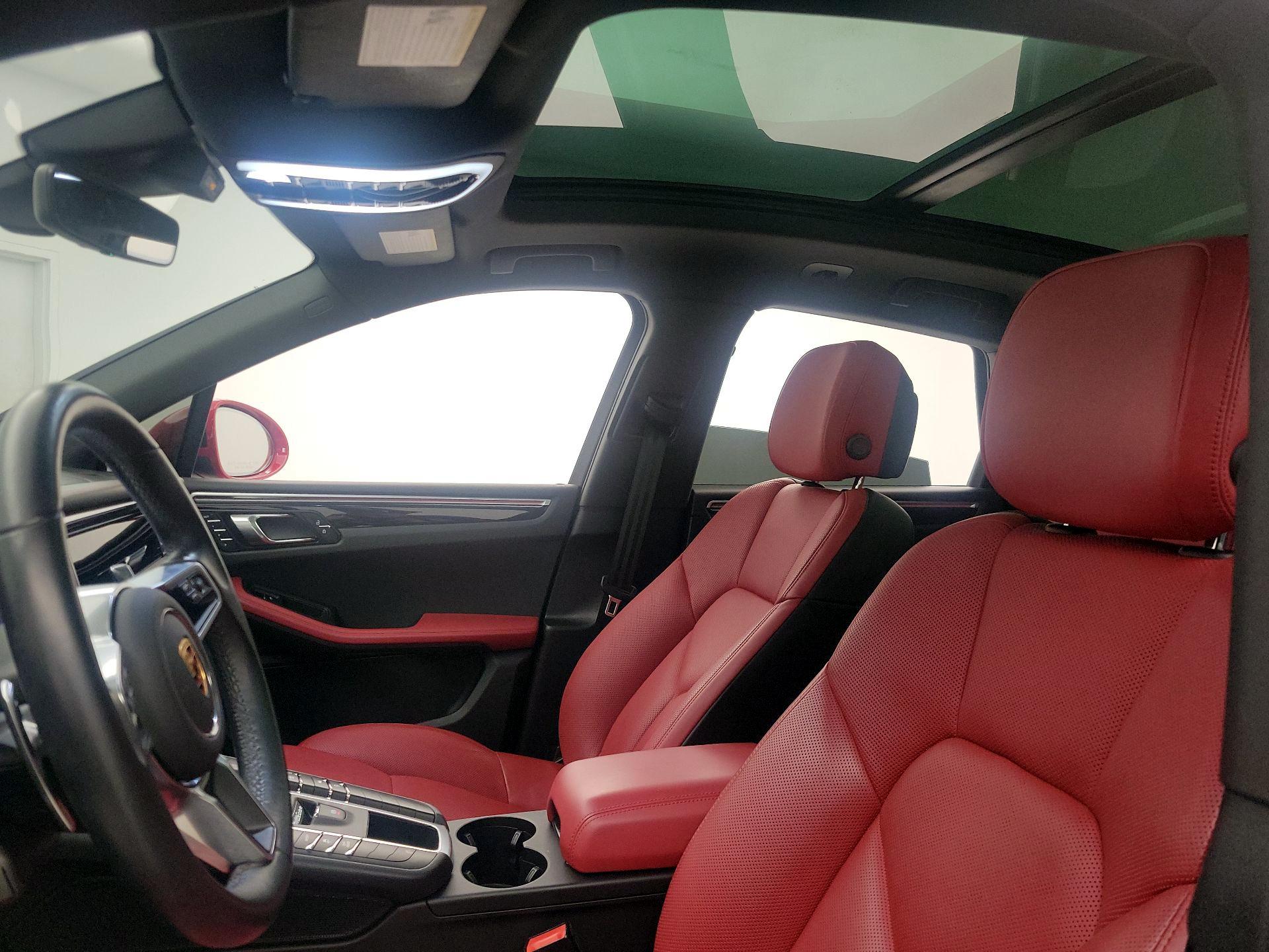 Thumbnail: 2021 Porsche Macan - 20