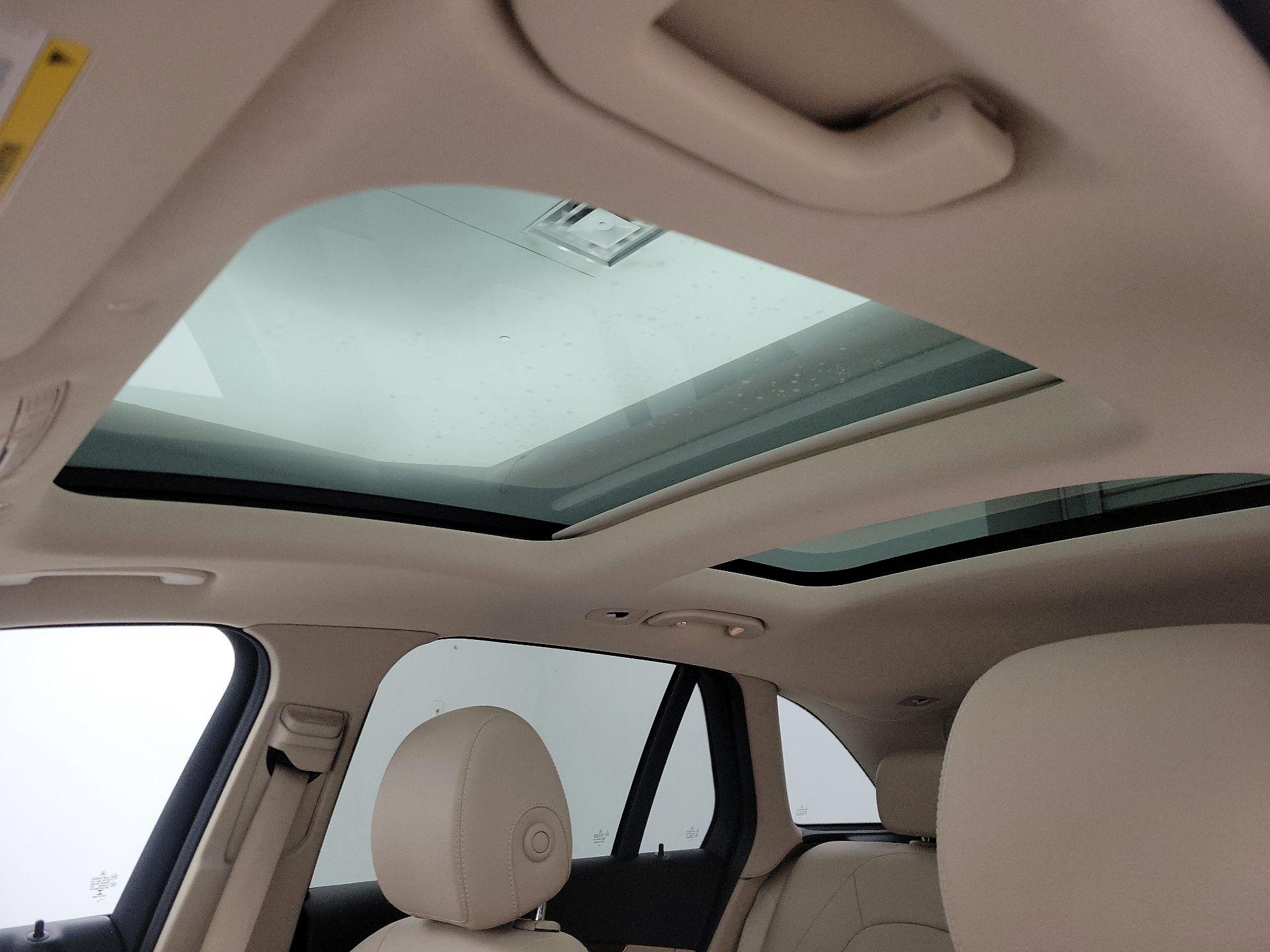 Thumbnail: 2022 Mercedes-Benz GLC - 19