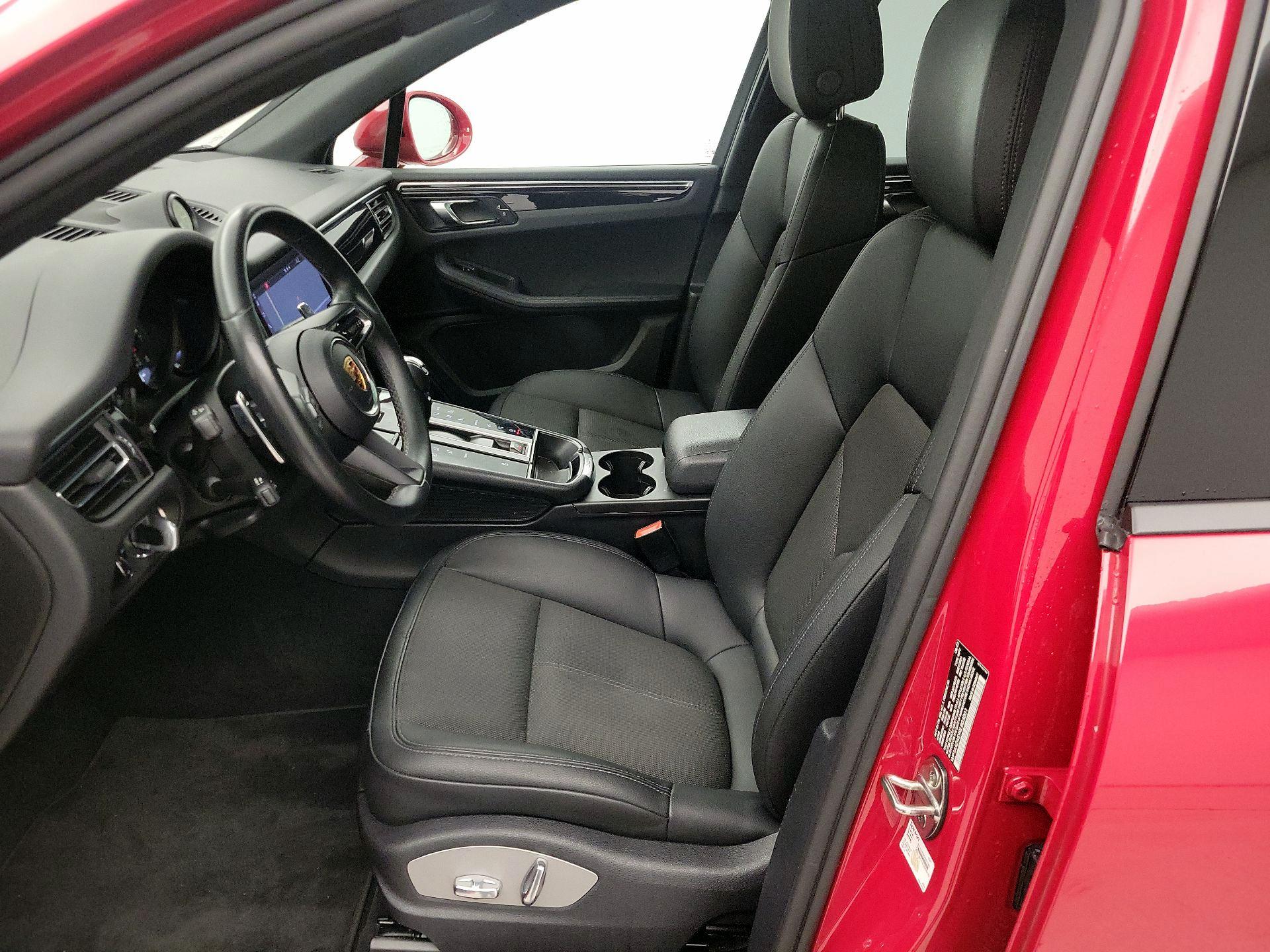 Thumbnail: 2024 Porsche Macan - 11