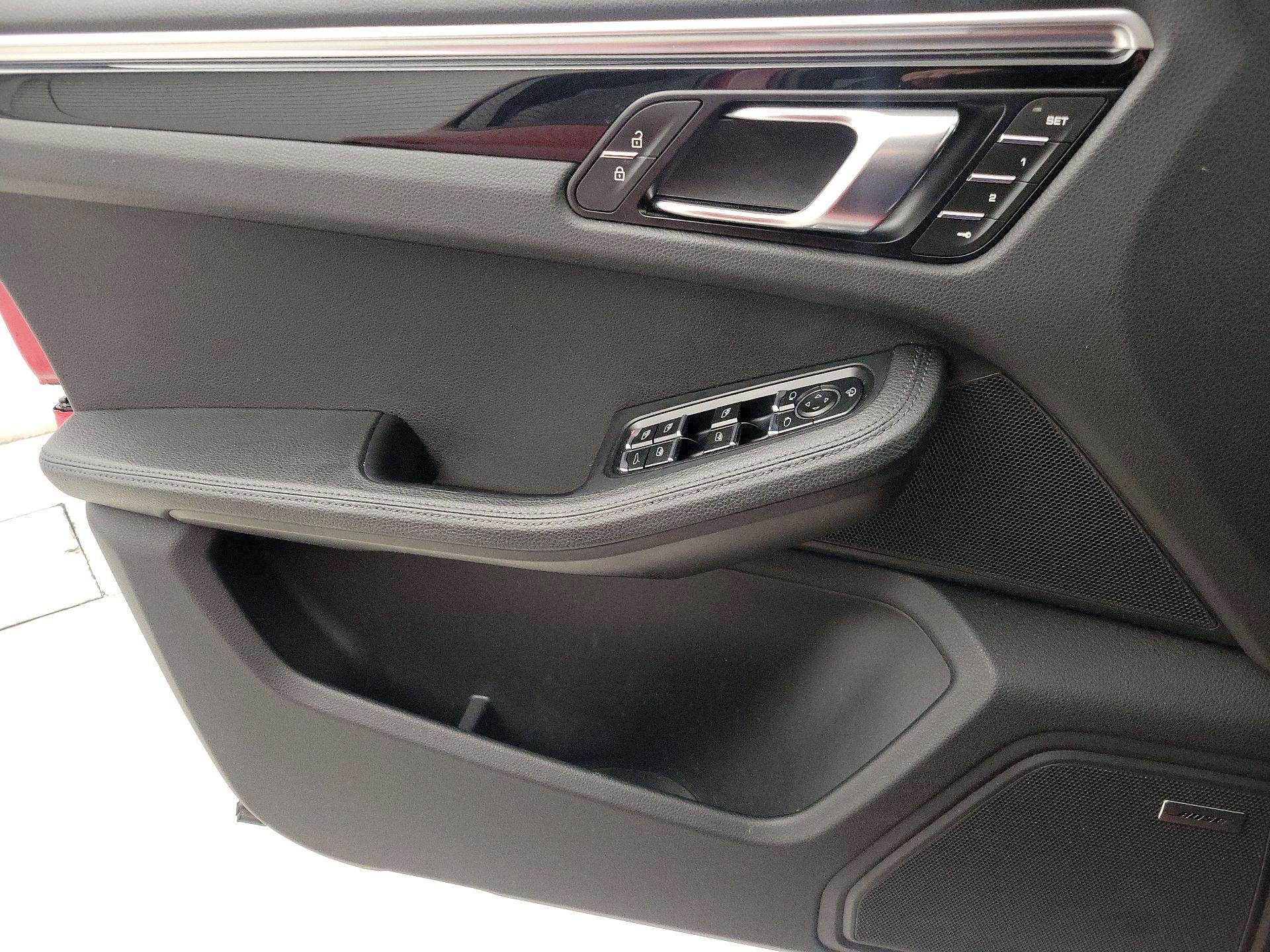 Thumbnail: 2024 Porsche Macan - 12