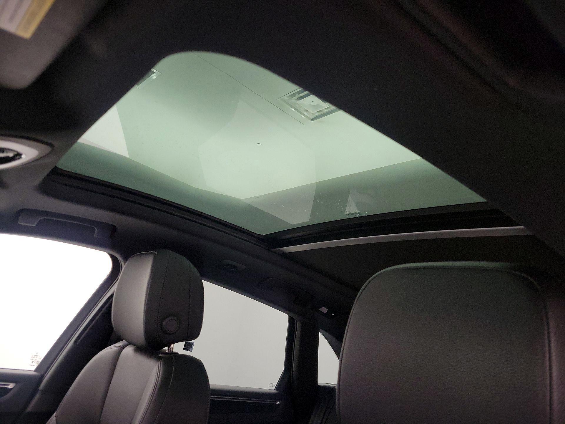 Thumbnail: 2024 Porsche Macan - 19