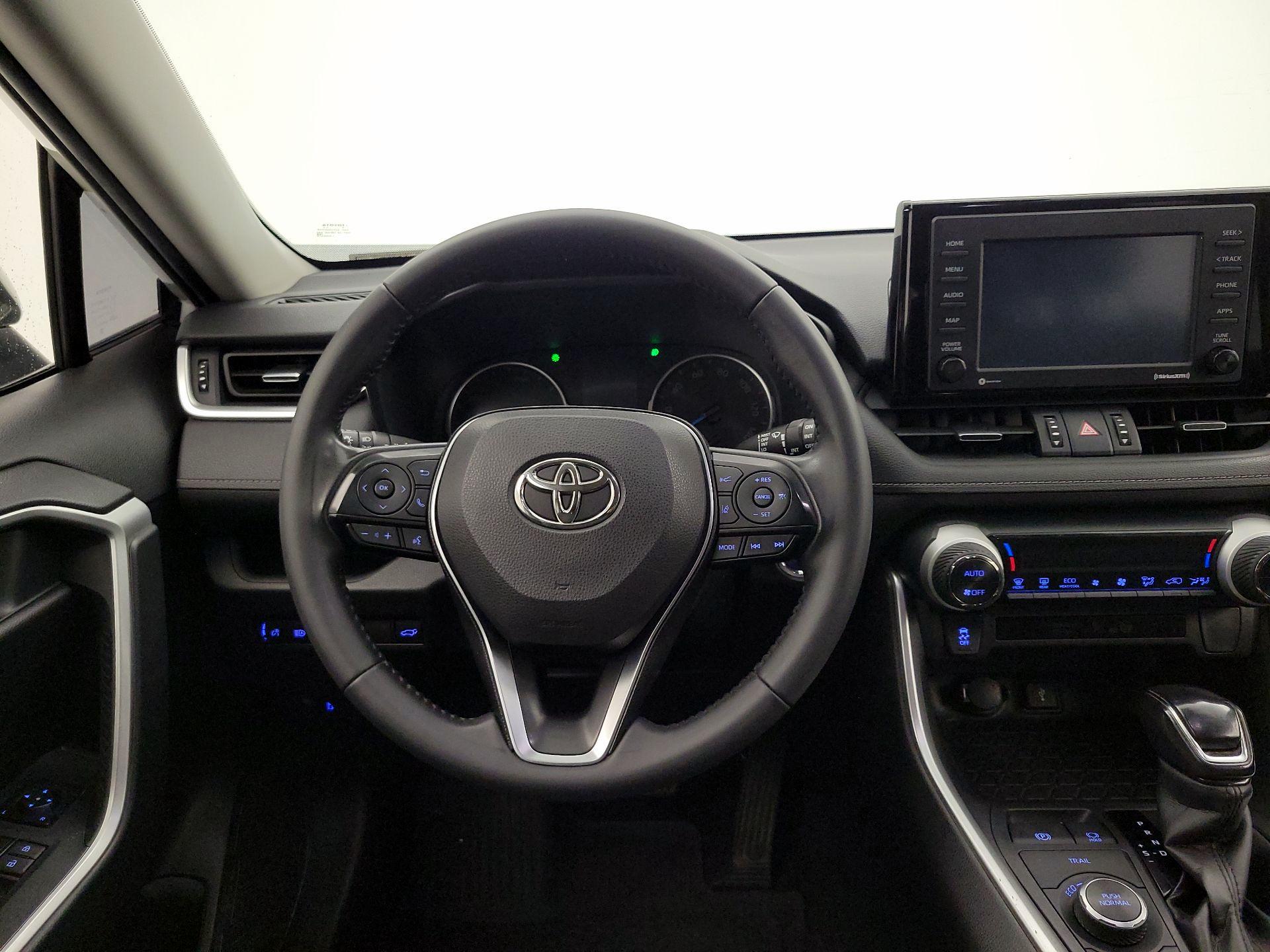 Thumbnail: 2022 Toyota RAV4 - 10