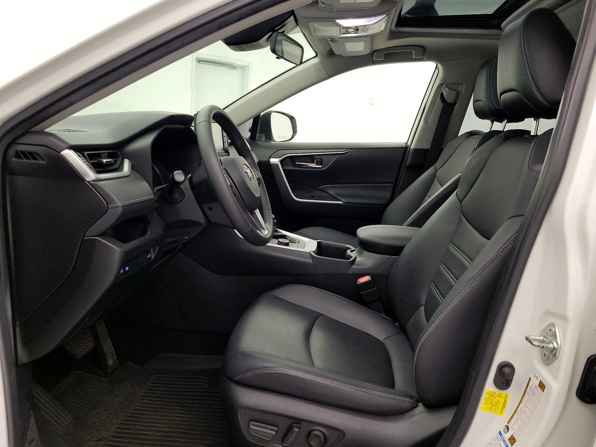 Thumbnail: 2022 Toyota RAV4 - 11