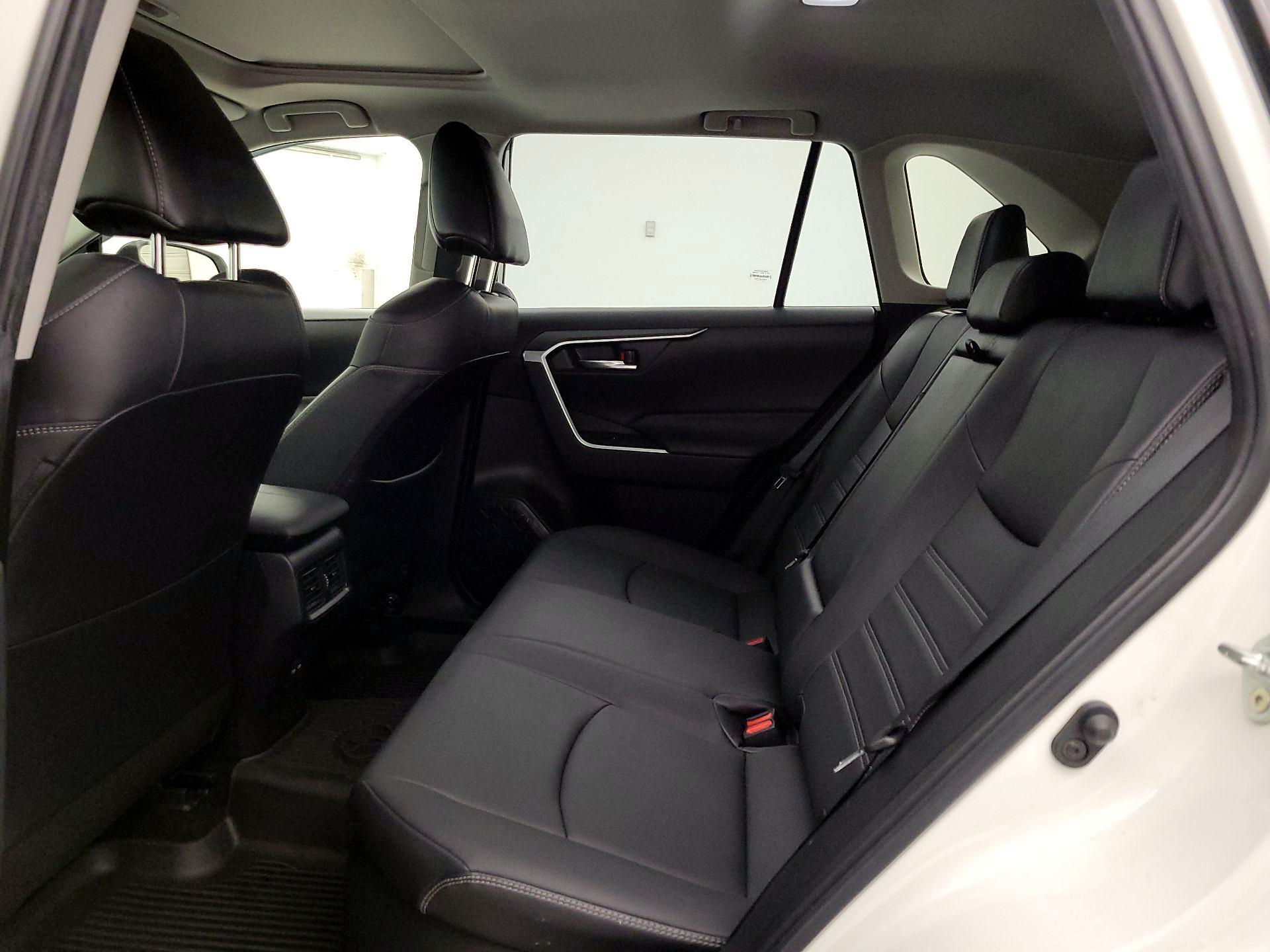 Thumbnail: 2022 Toyota RAV4 - 20