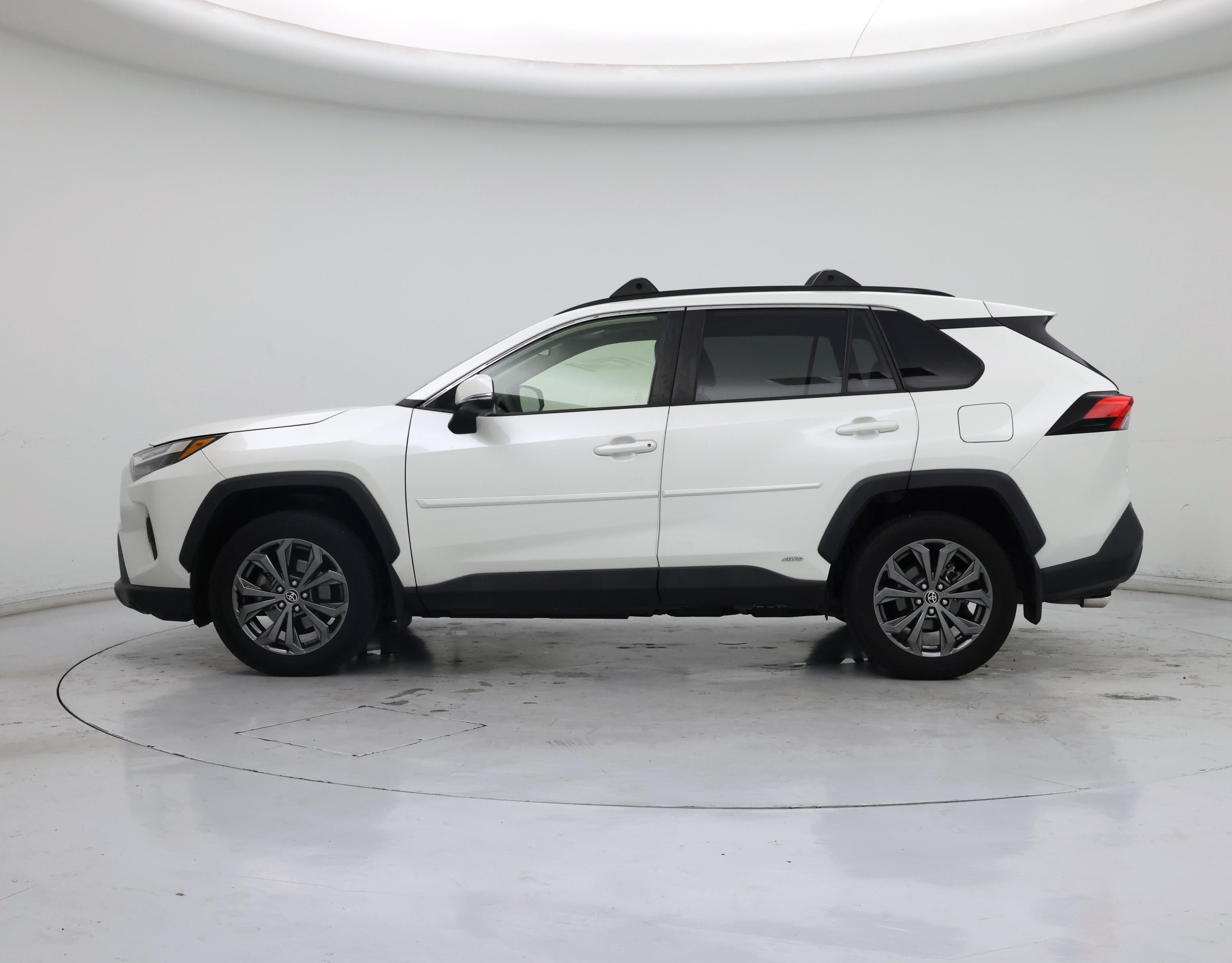 Thumbnail: 2022 Toyota RAV4 - 3