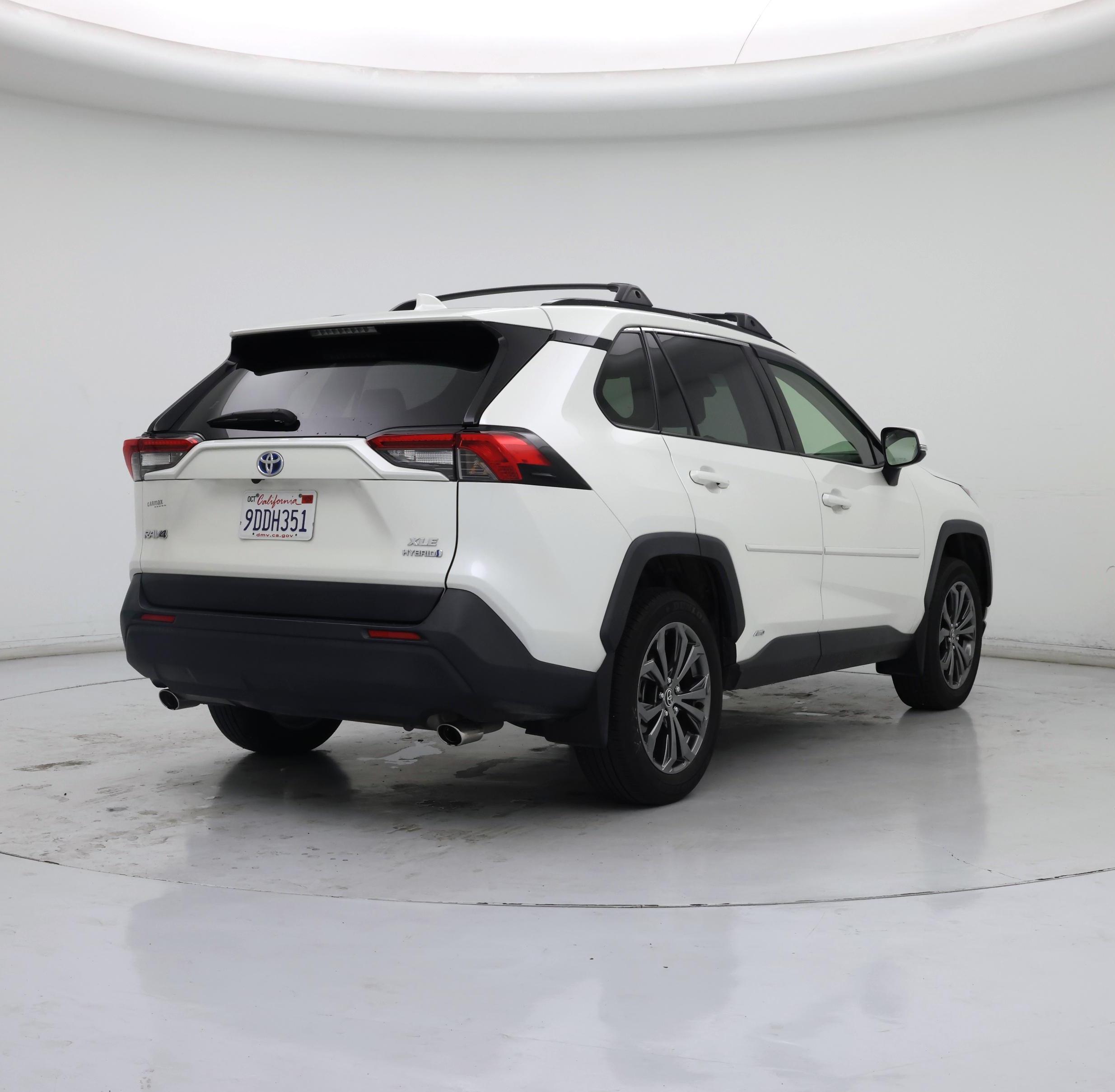 Thumbnail: 2022 Toyota RAV4 - 8