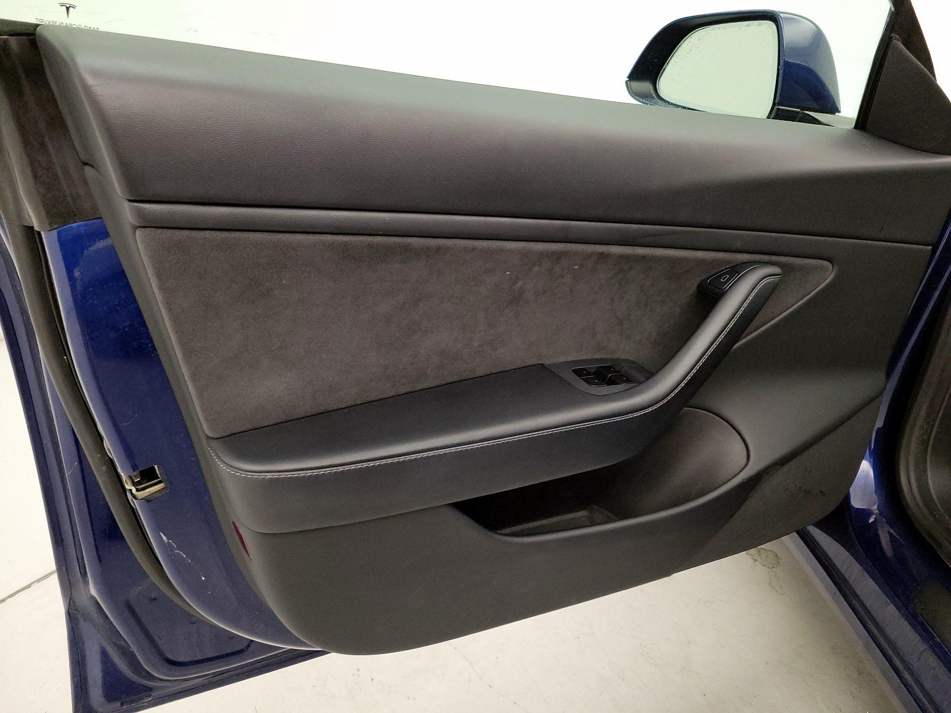 Thumbnail: 2021 Tesla Model 3 - 12