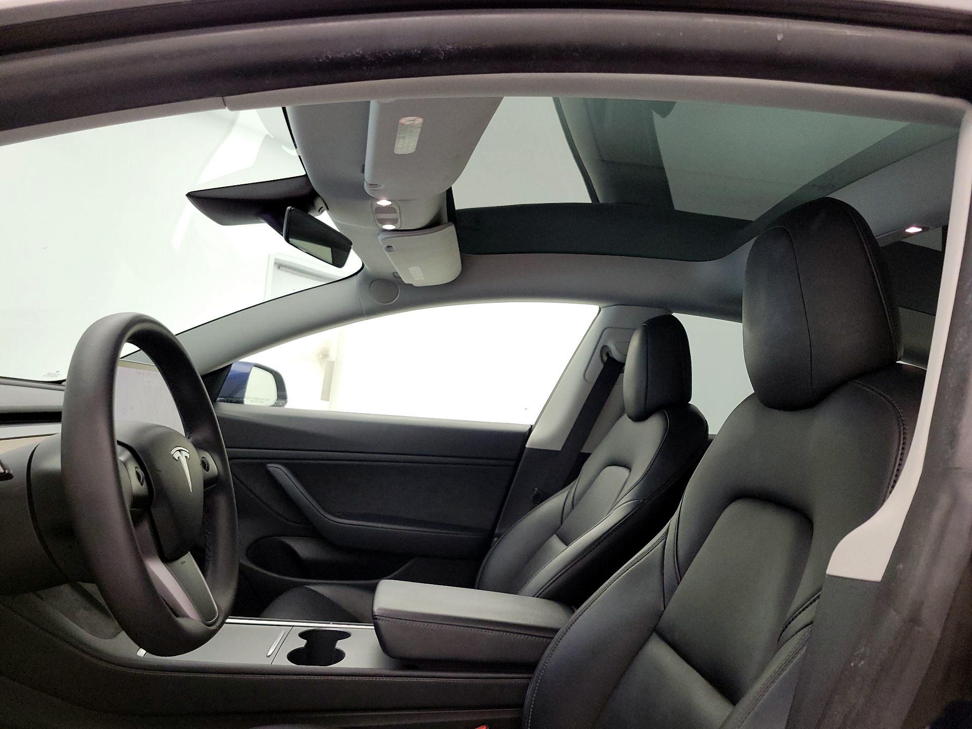 Thumbnail: 2021 Tesla Model 3 - 19